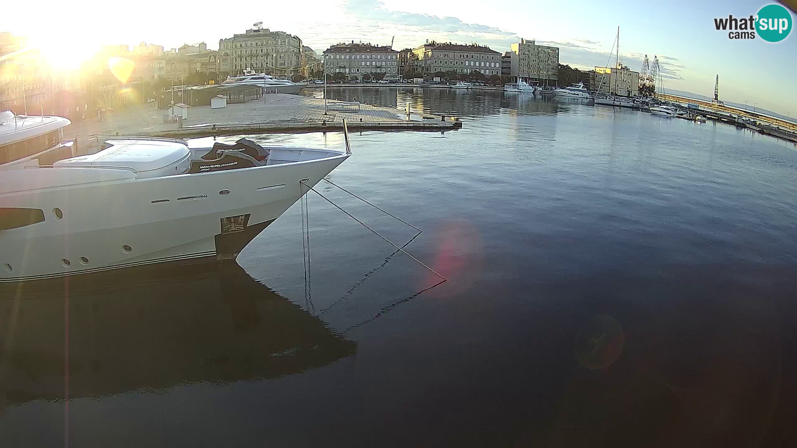 Reka – Botel Marina spletna kamera