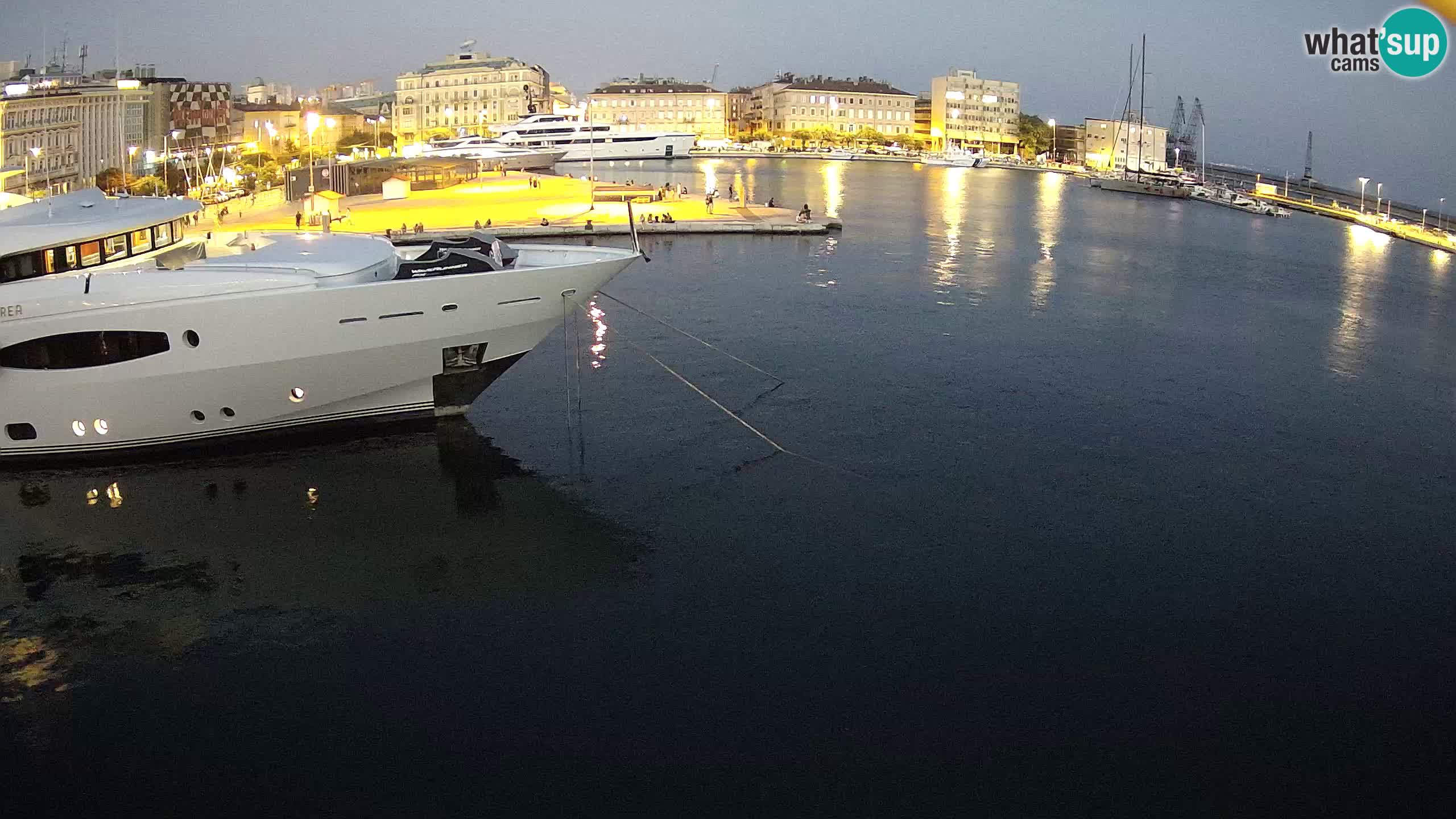 Reka – Botel Marina spletna kamera