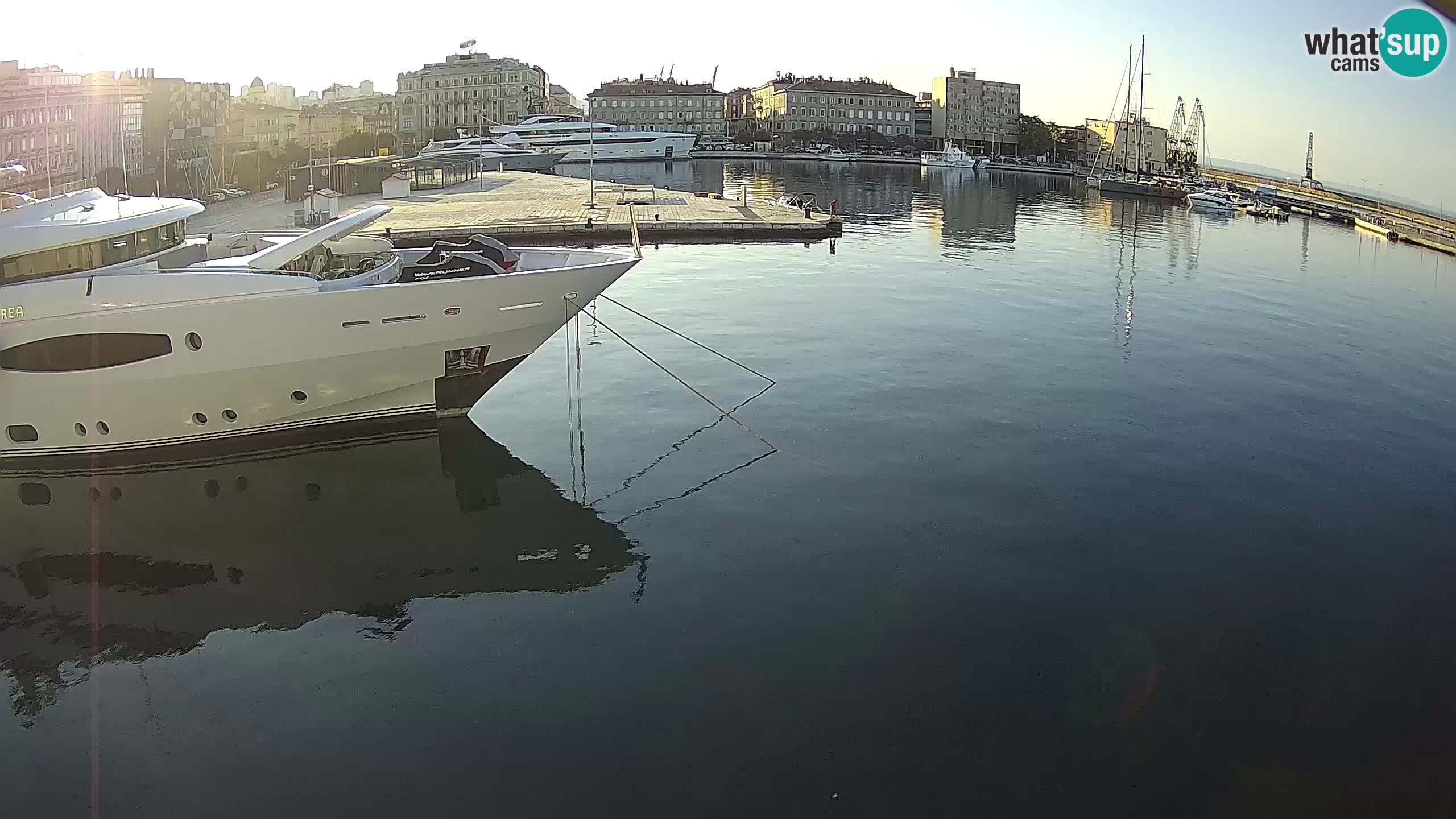 Botel Marina cámara web en vivo Rijeka