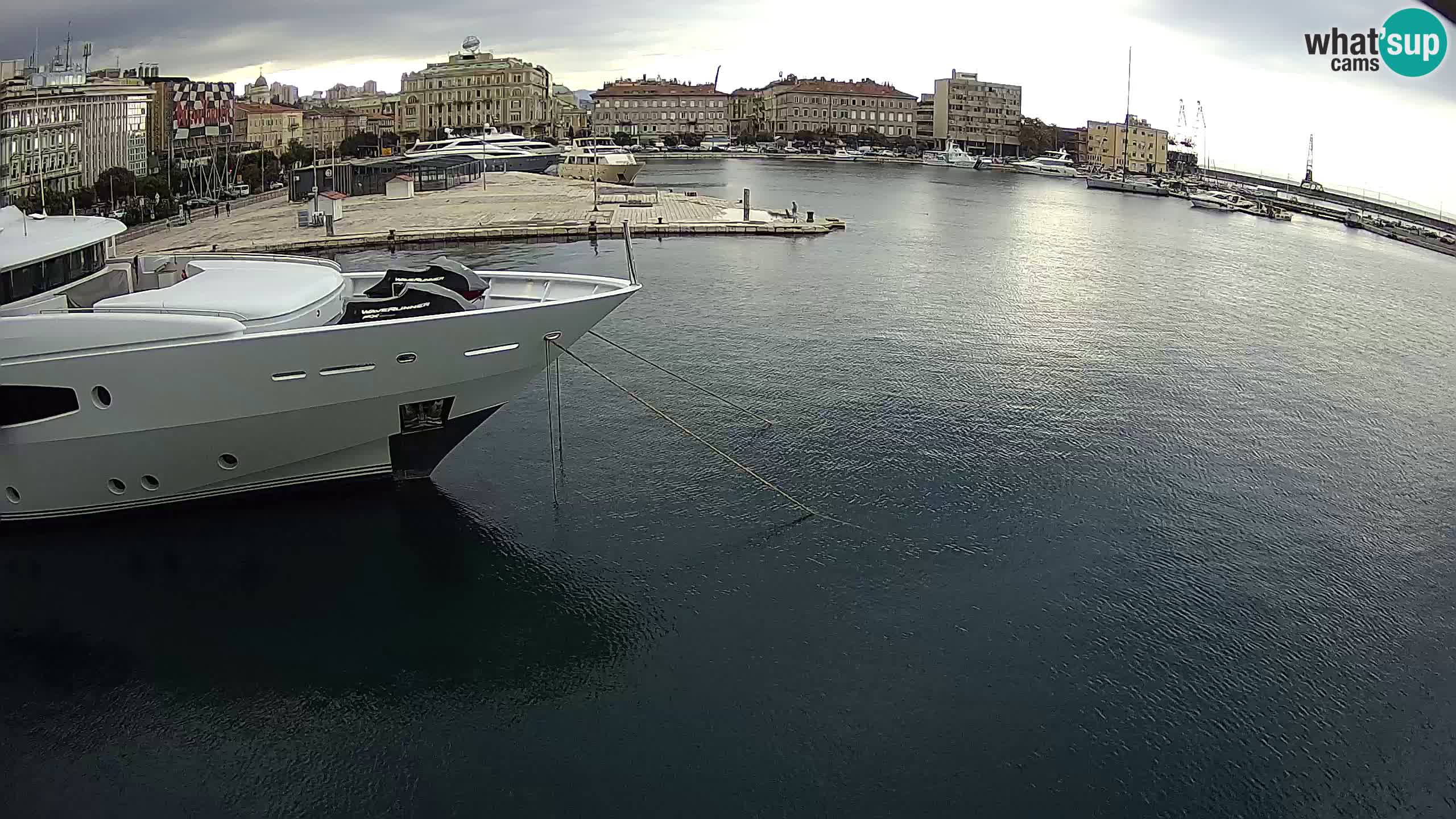 Botel Marina cámara web en vivo Rijeka
