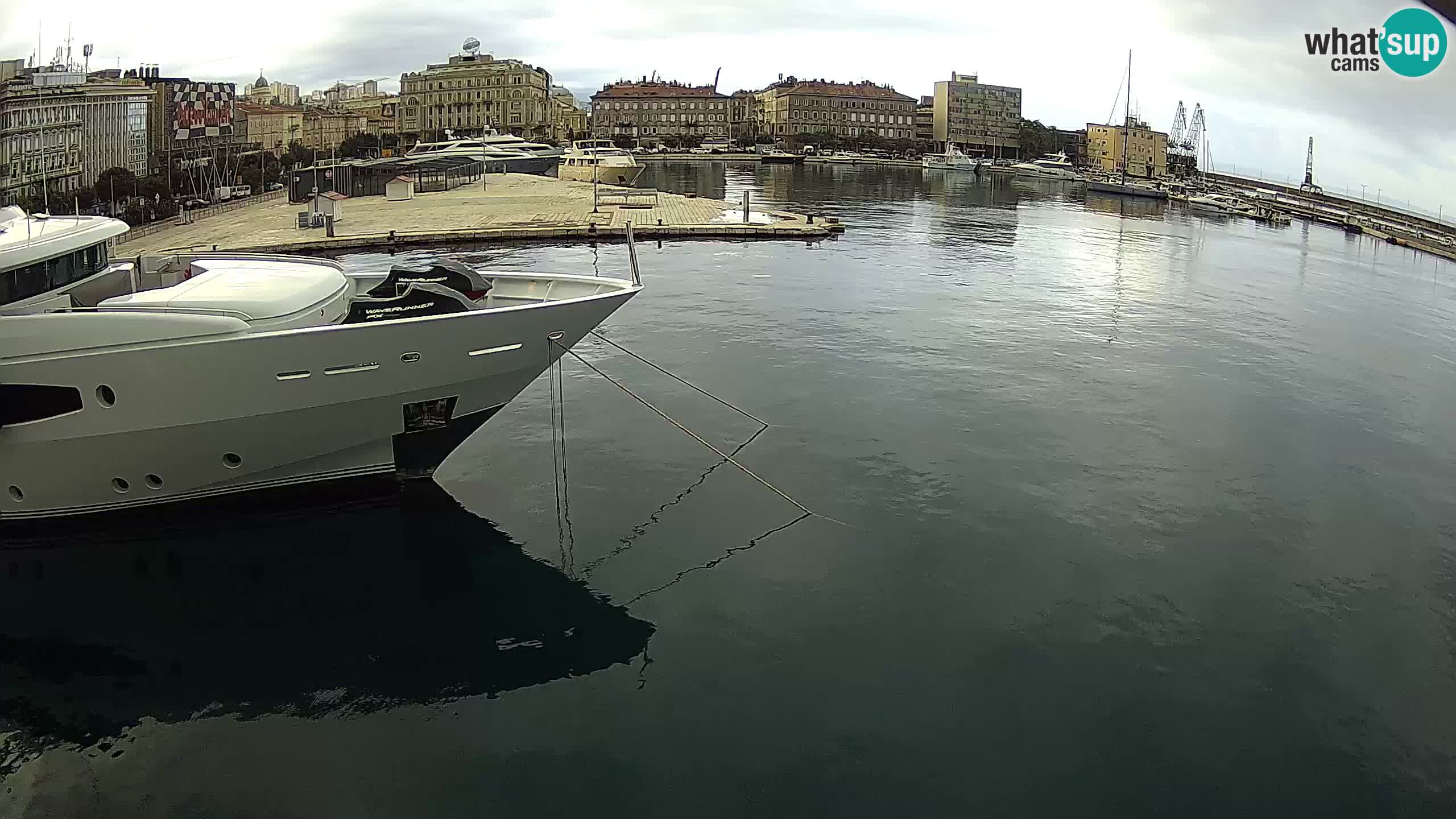 Reka – Botel Marina spletna kamera