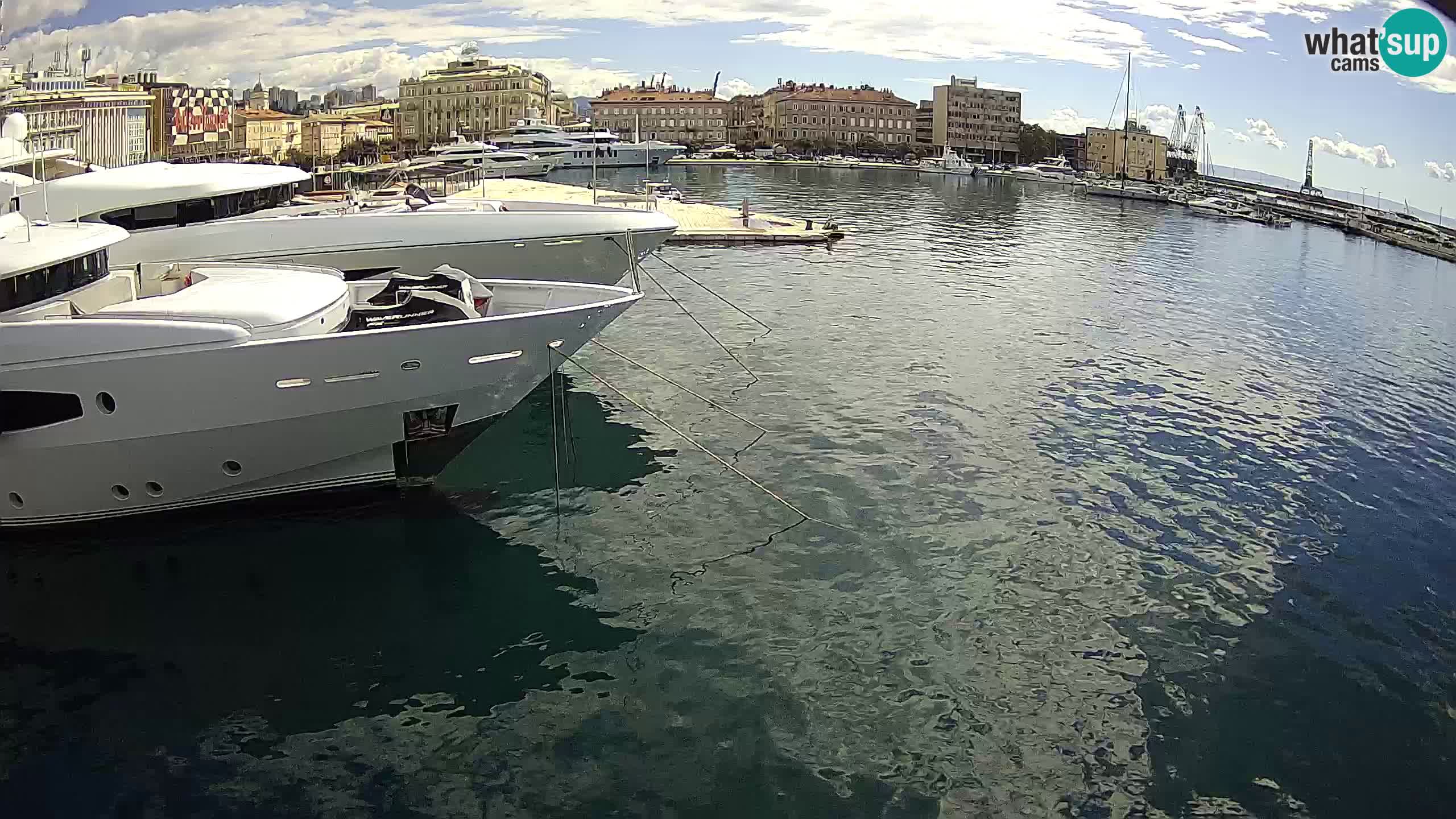 Reka – Botel Marina spletna kamera