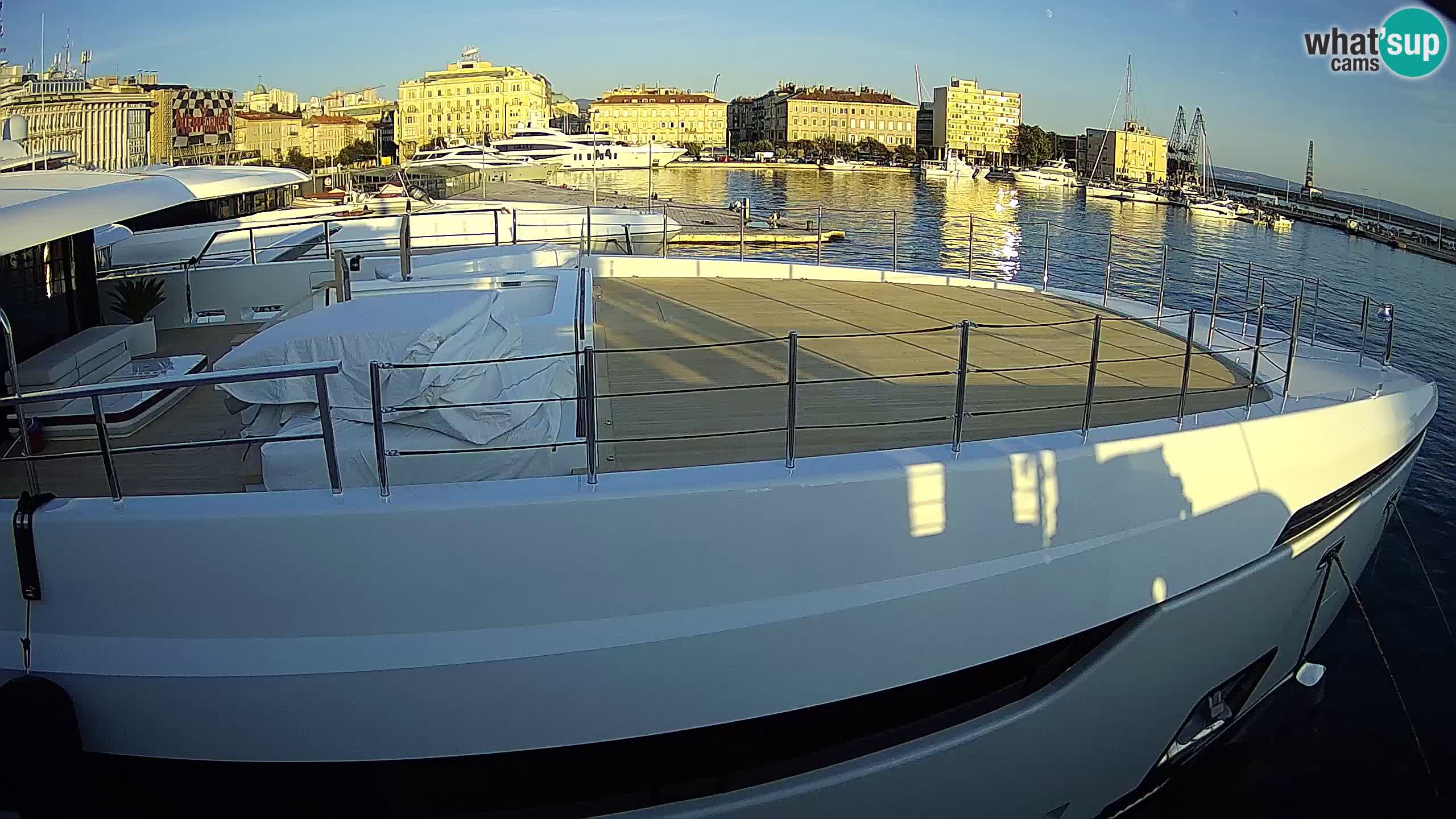 Reka – Botel Marina spletna kamera