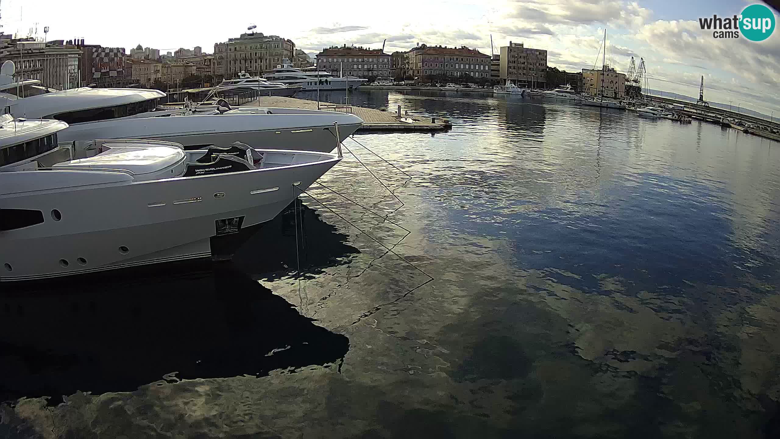 Reka – Botel Marina spletna kamera