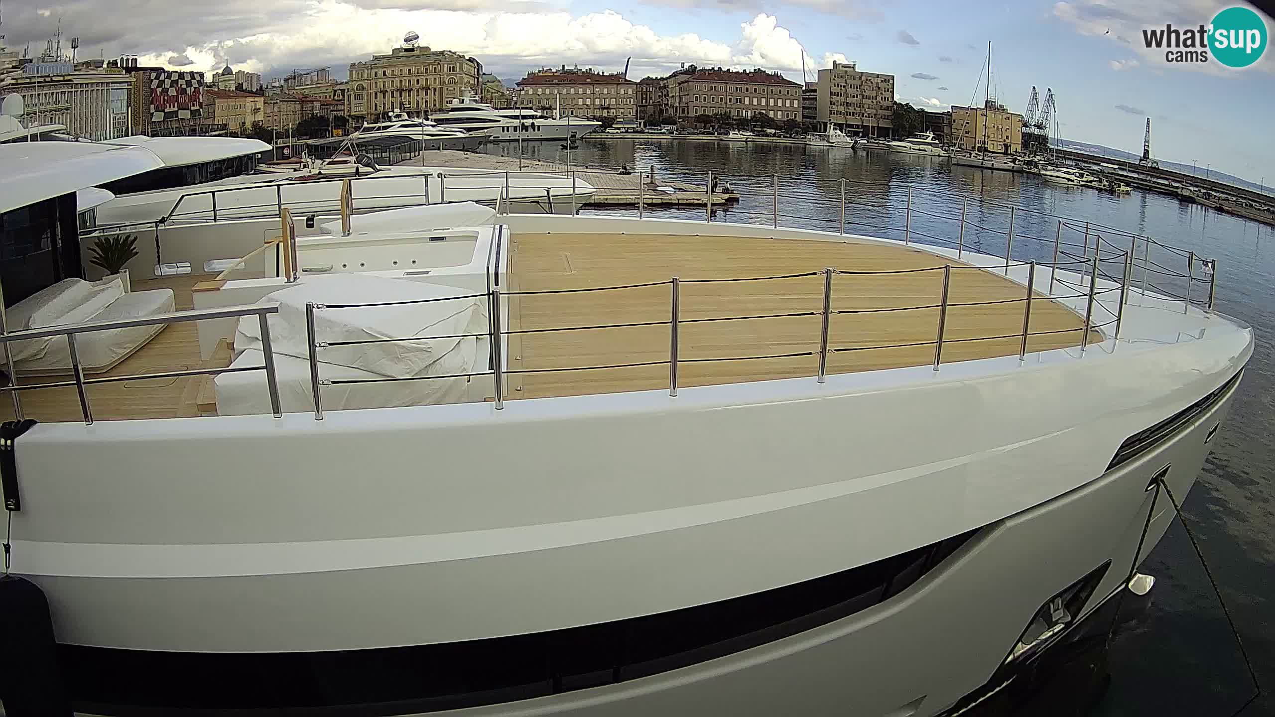 Reka – Botel Marina spletna kamera