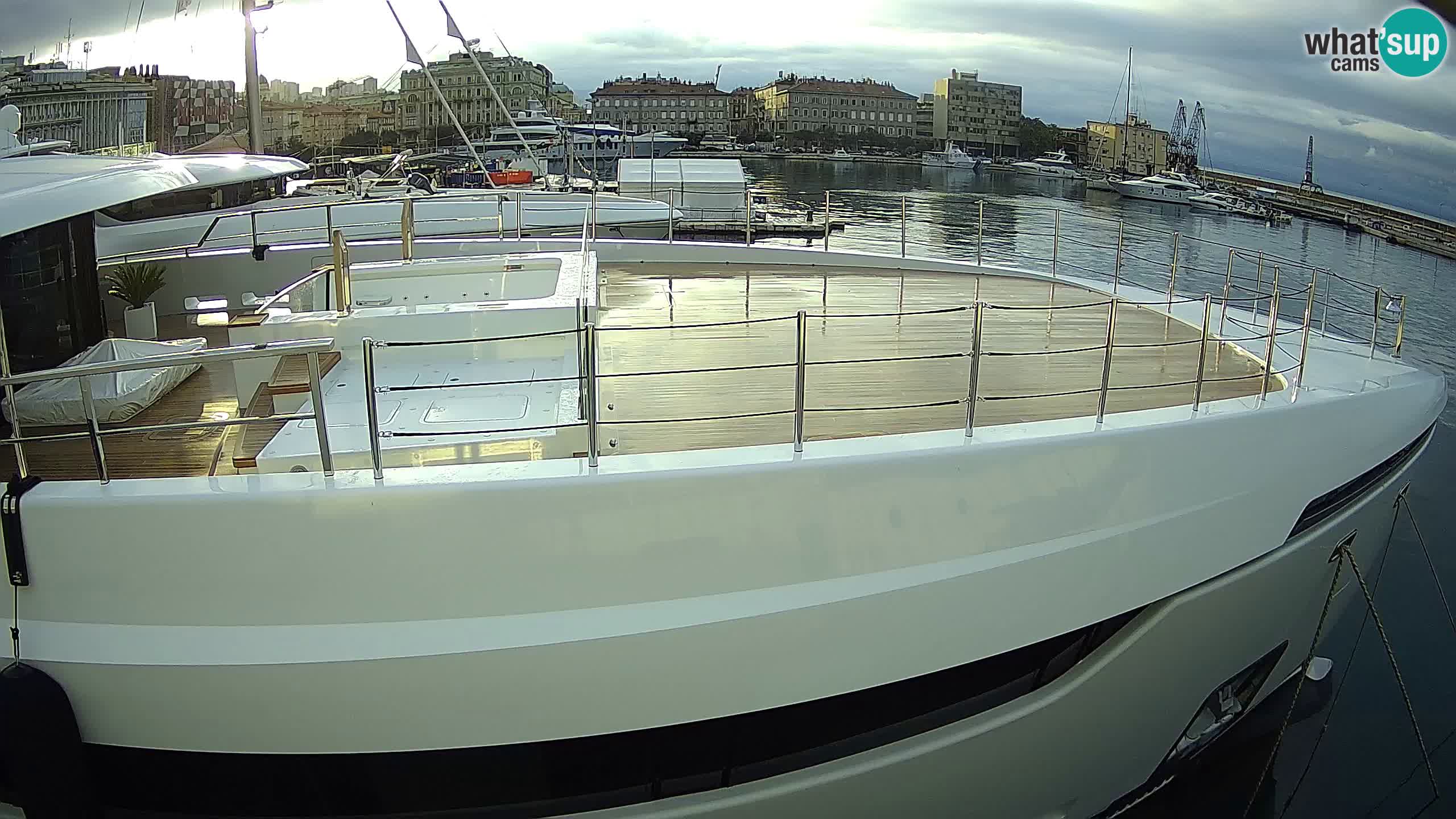 Botel Marina cámara web en vivo Rijeka