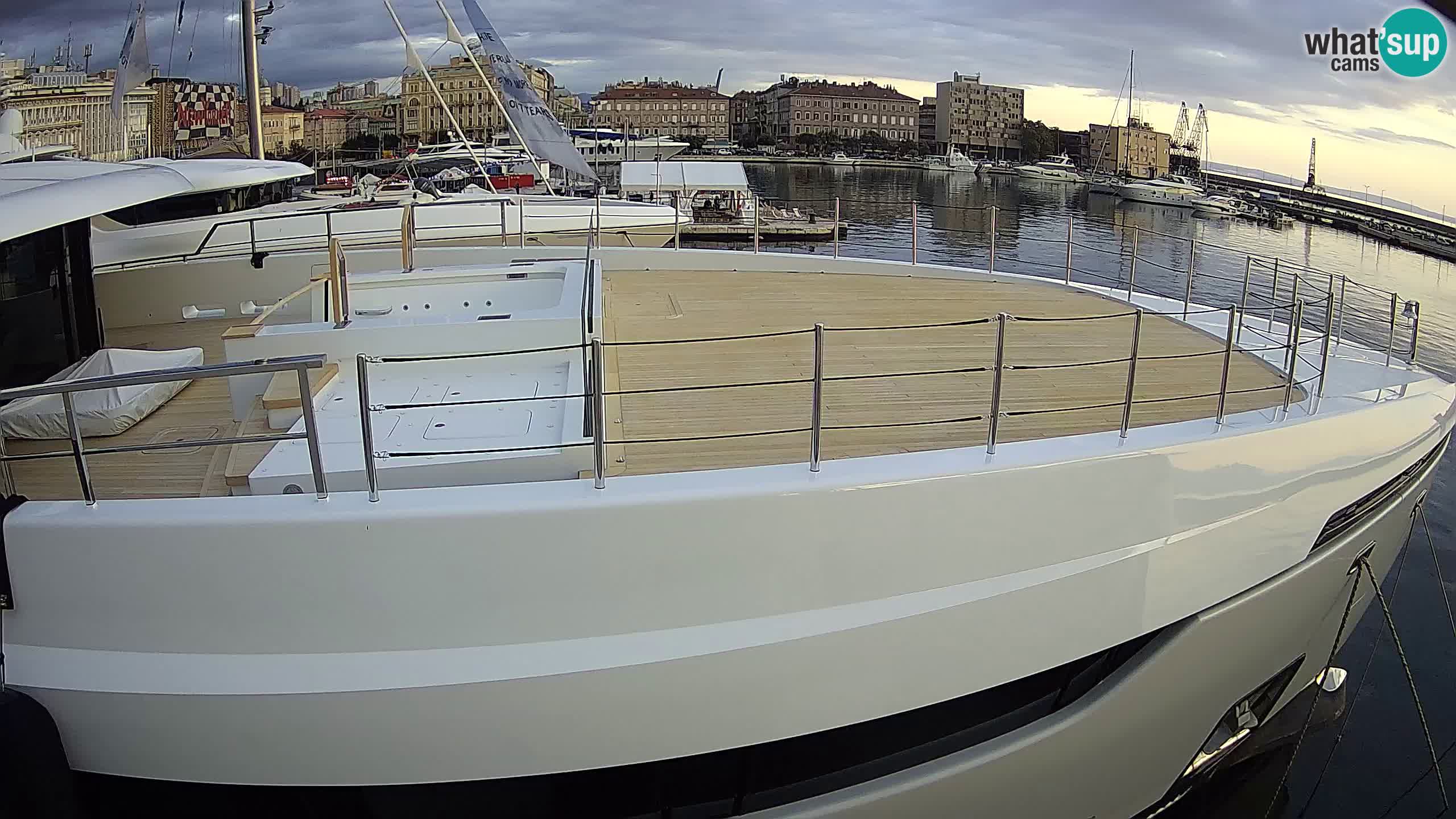 Botel Marina cámara web en vivo Rijeka