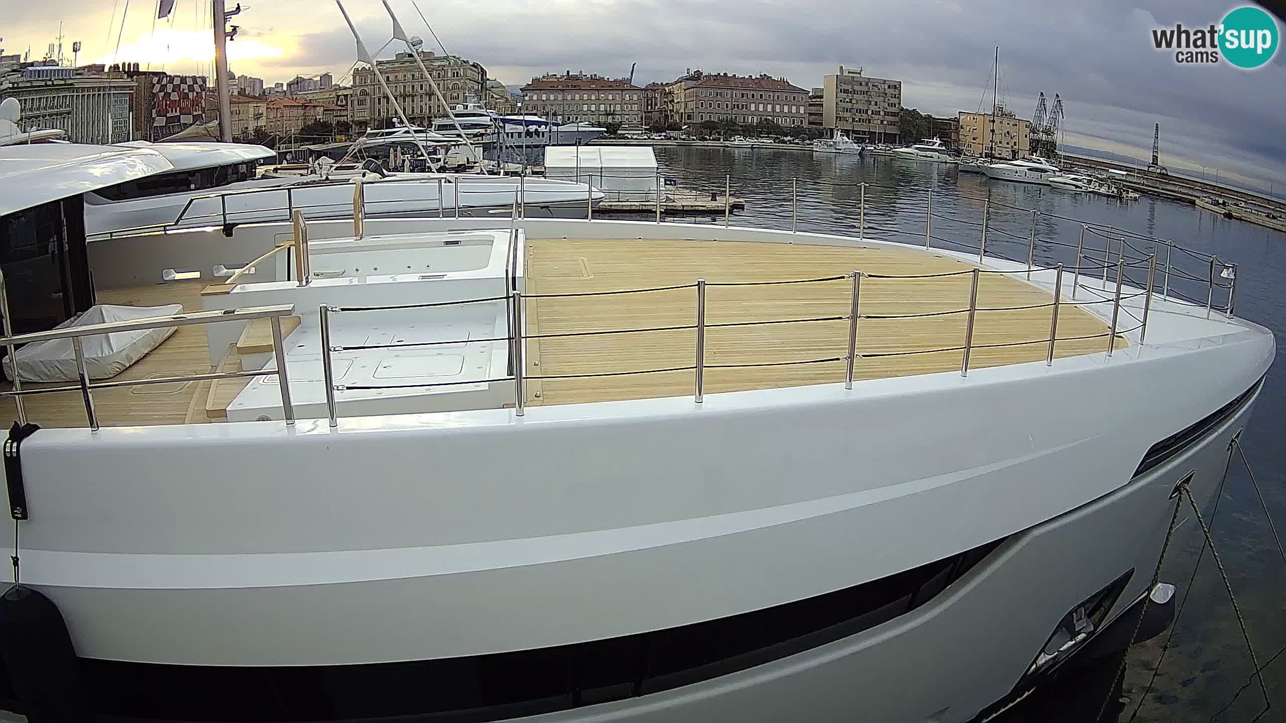 Botel Marina cámara web en vivo Rijeka