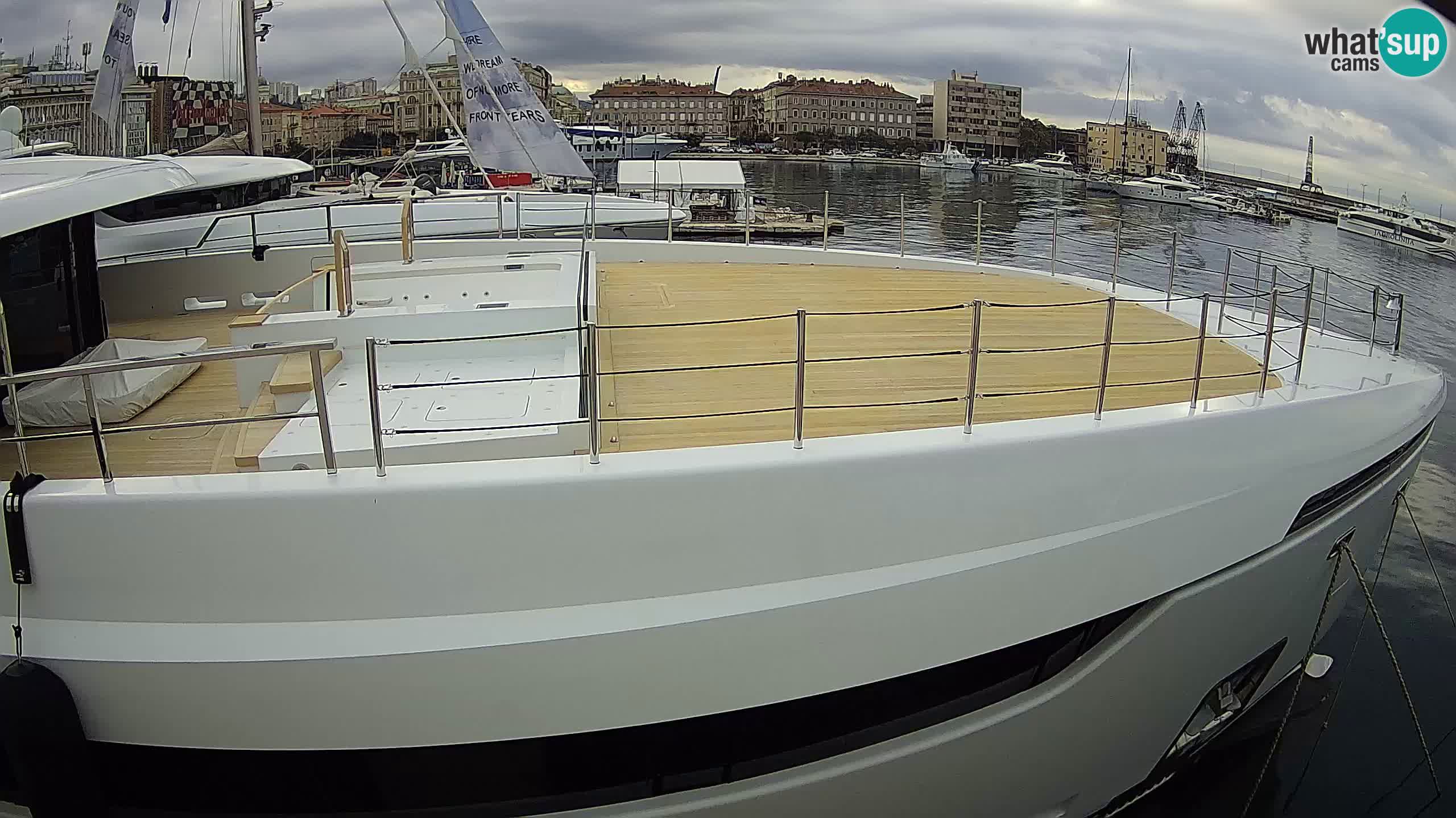 Reka – Botel Marina spletna kamera