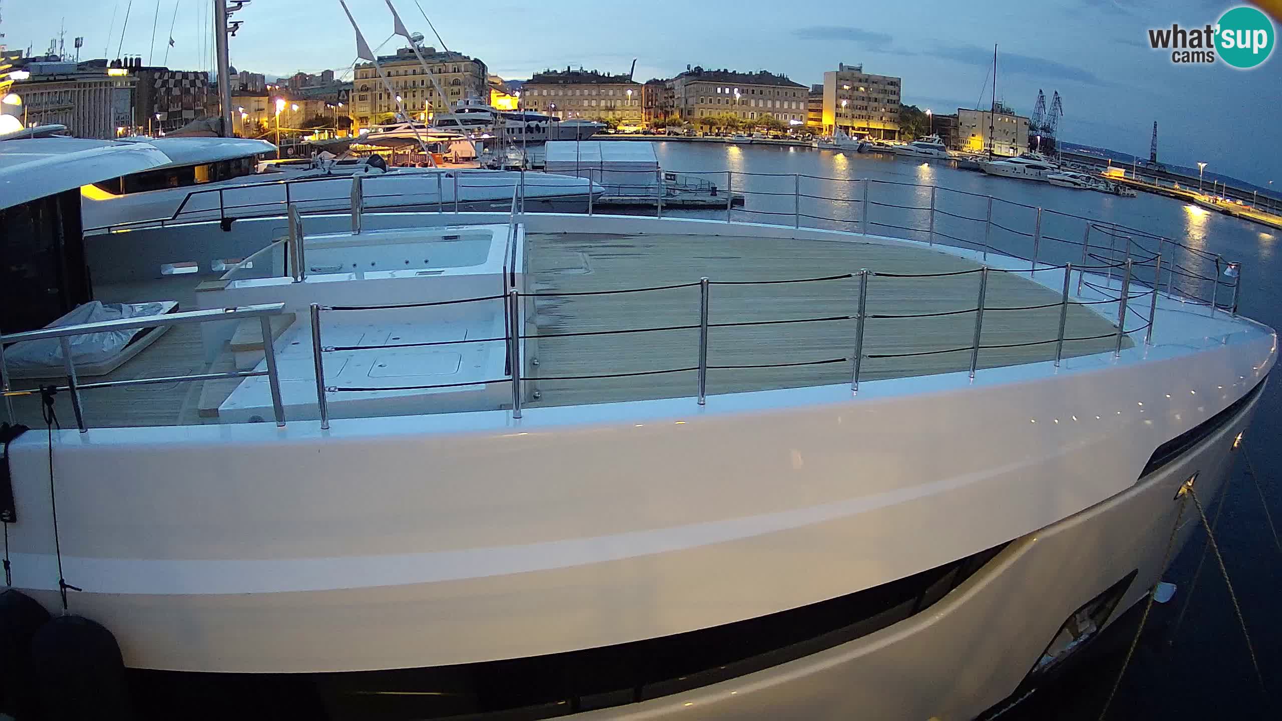 Reka – Botel Marina spletna kamera