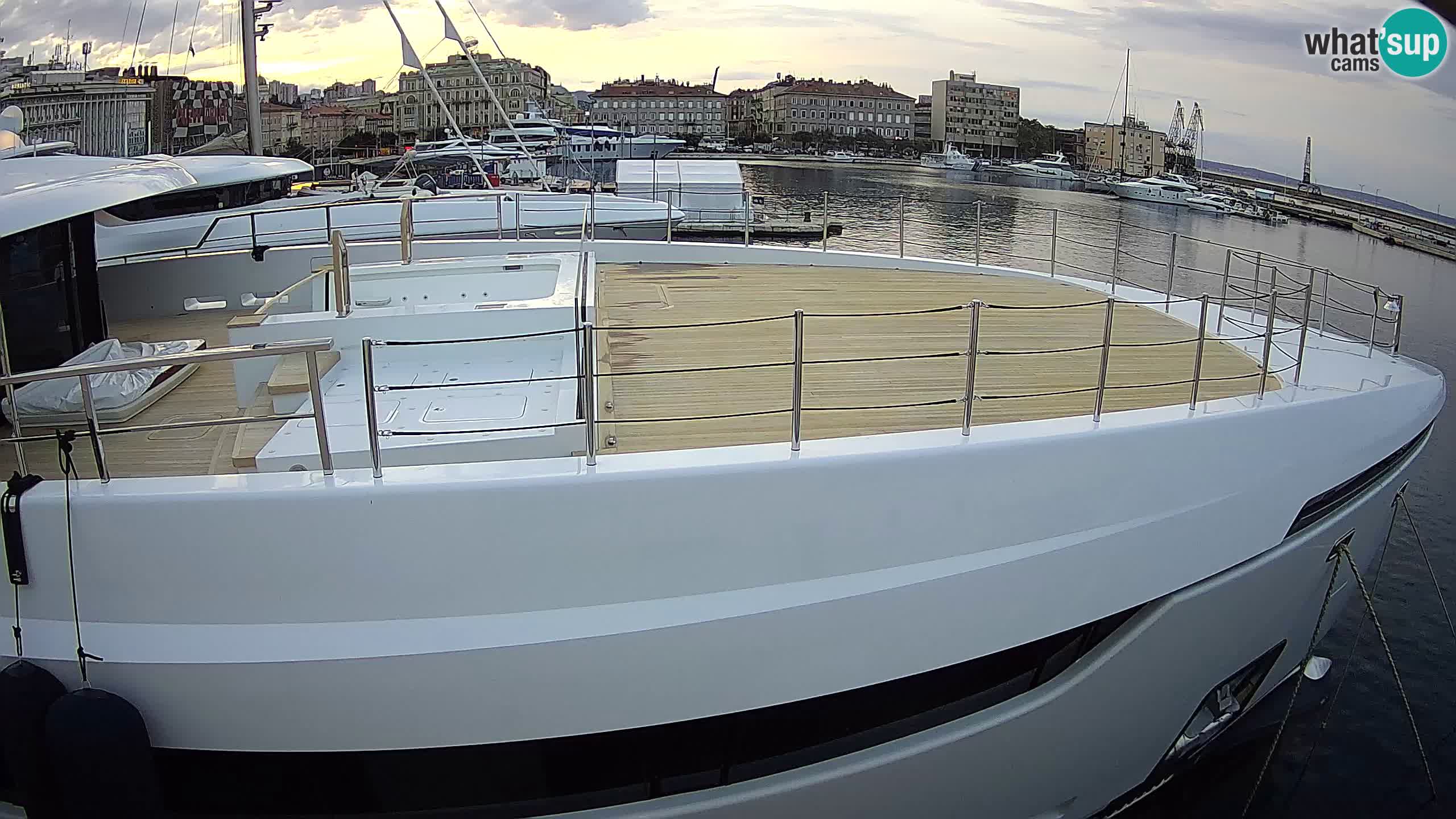 Botel Marina cámara web en vivo Rijeka