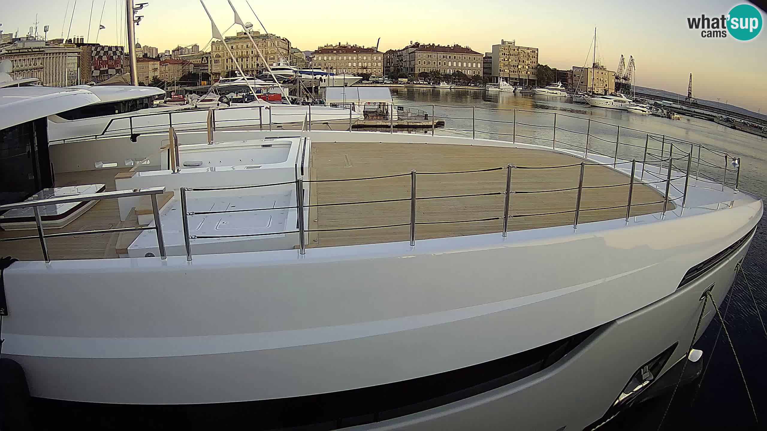 Botel Marina cámara web en vivo Rijeka