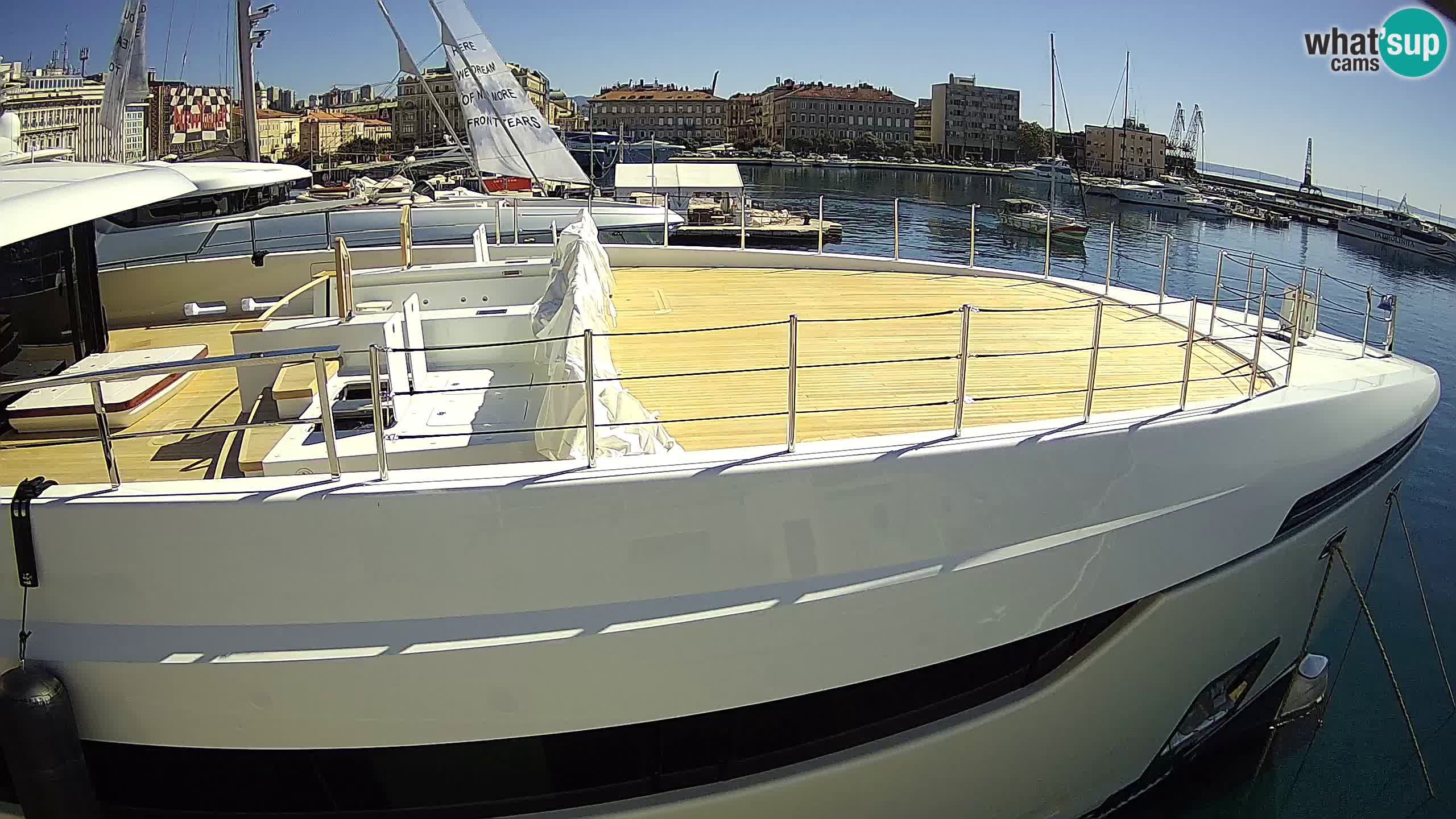 Reka – Botel Marina spletna kamera