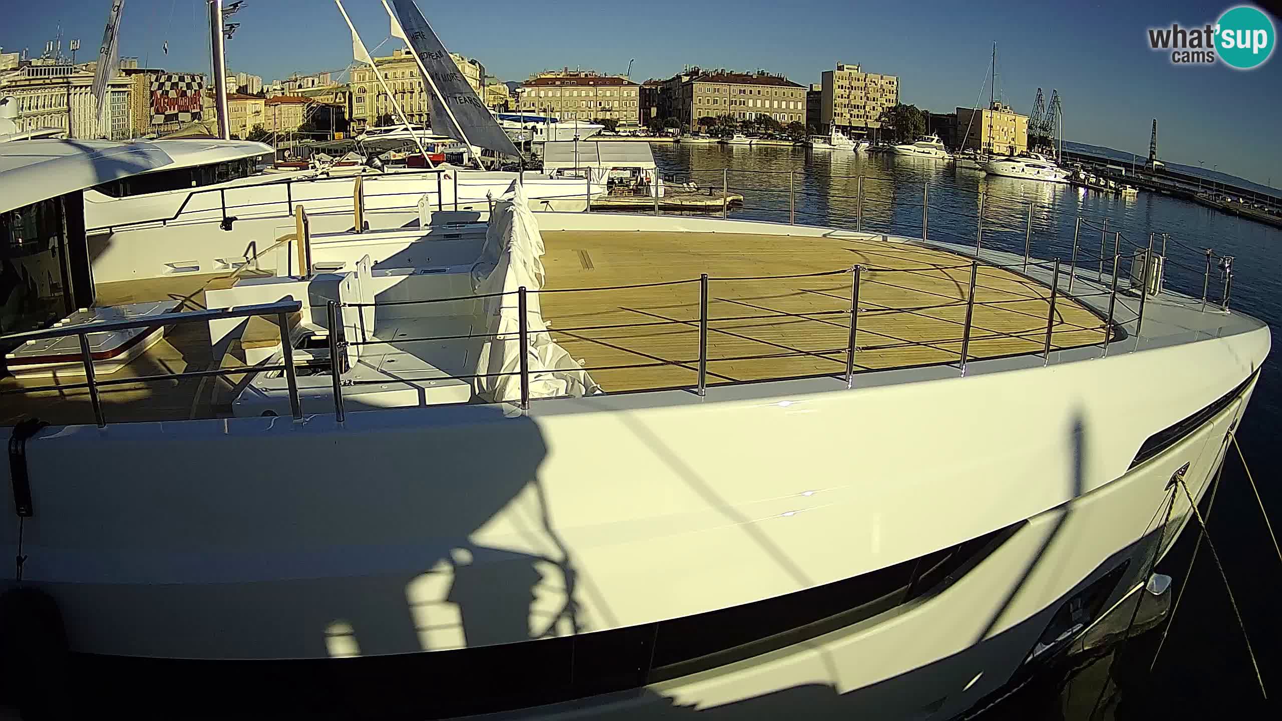 Reka – Botel Marina spletna kamera