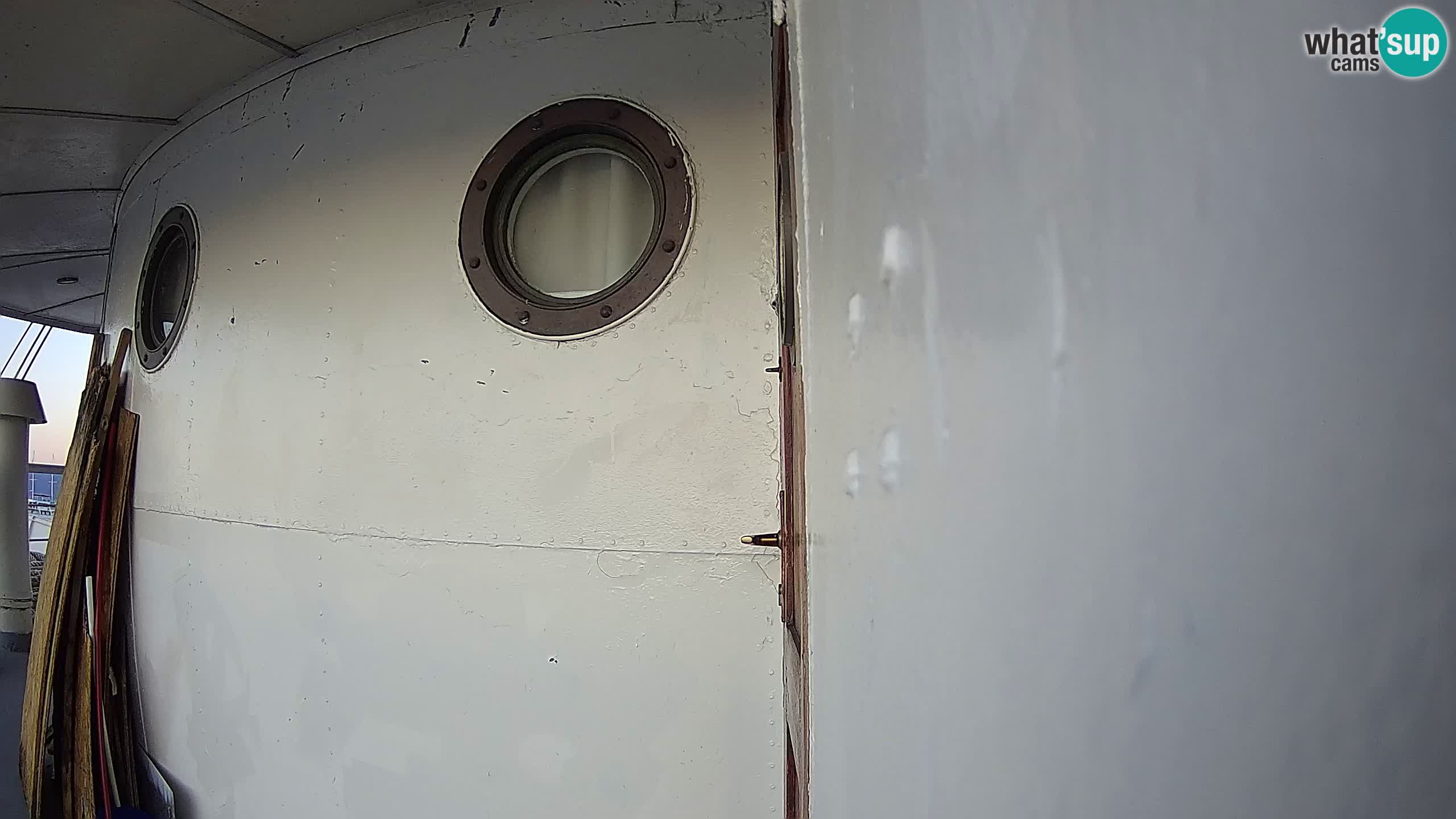 Botel Marina cámara web en vivo Rijeka