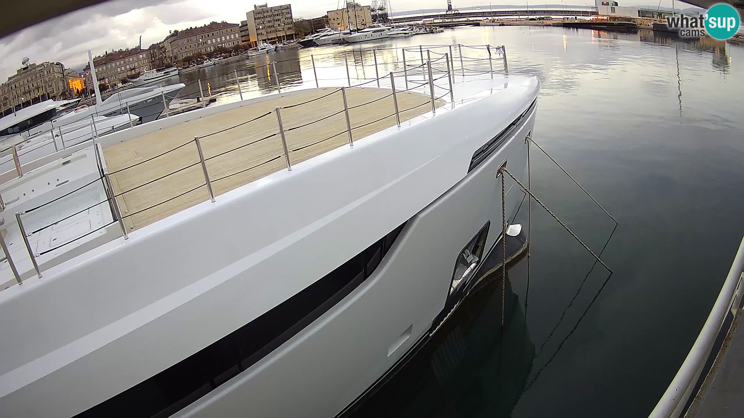 Botel Marina cámara web en vivo Rijeka