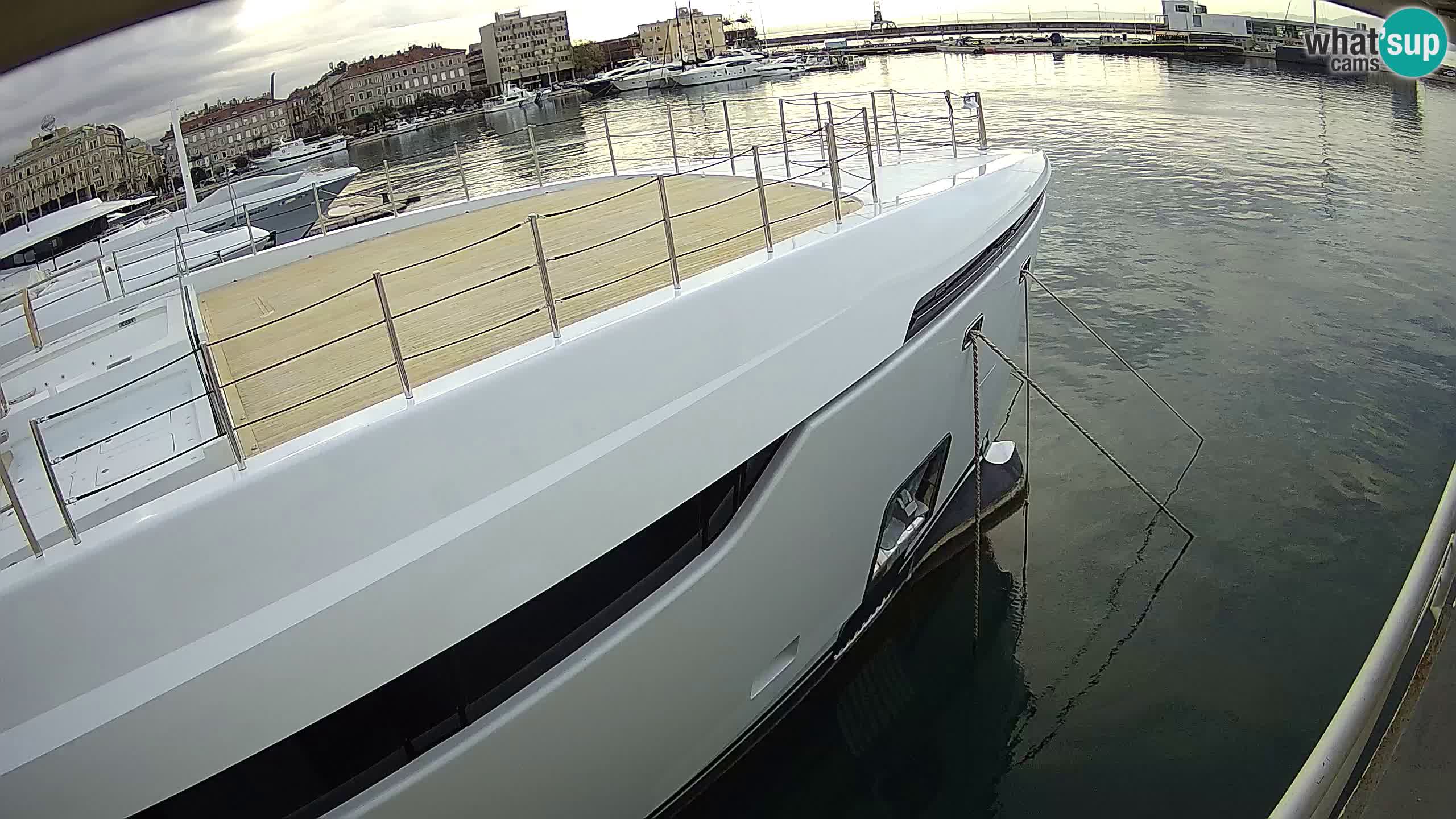 Reka – Botel Marina spletna kamera