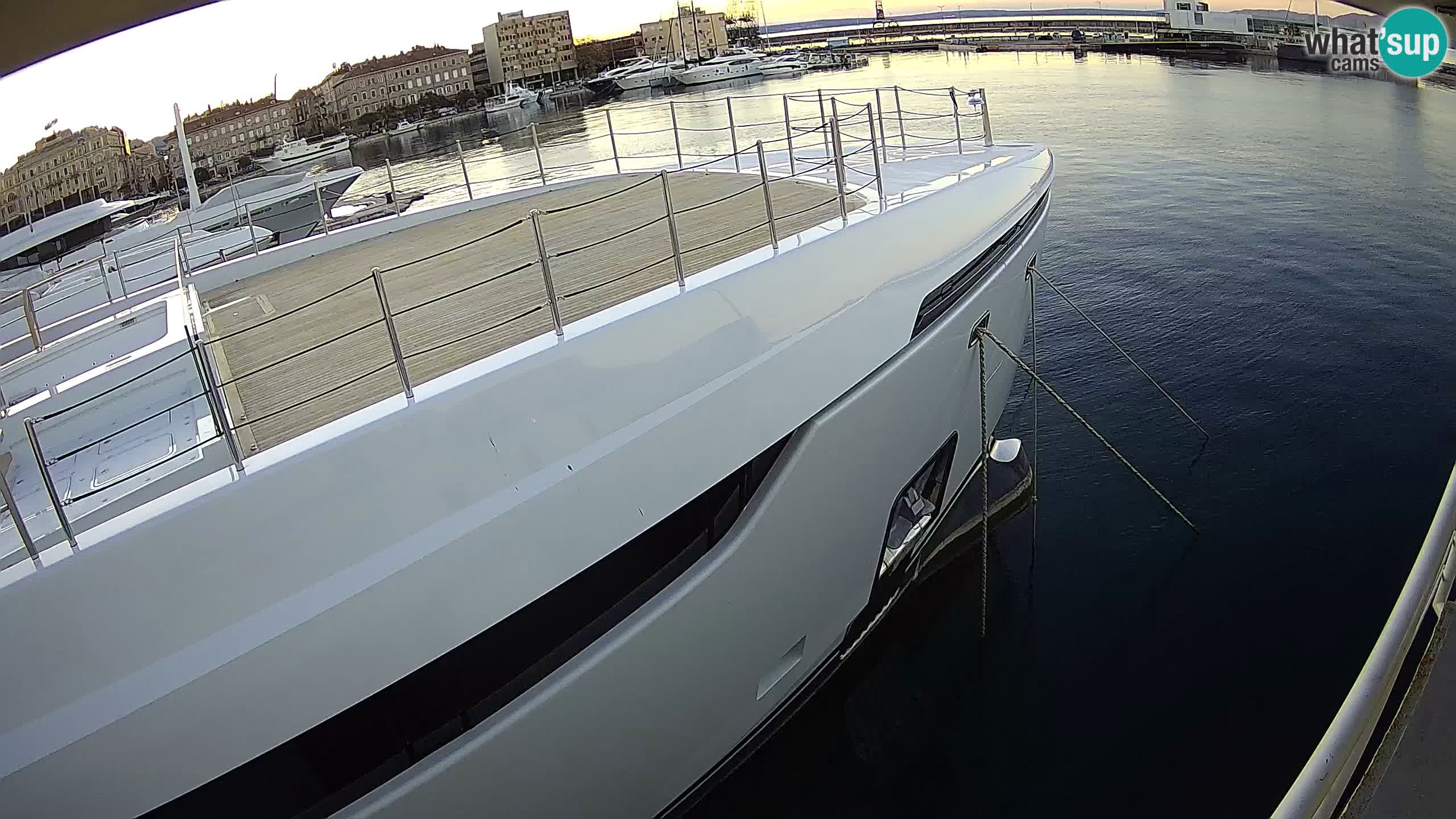 Reka – Botel Marina spletna kamera