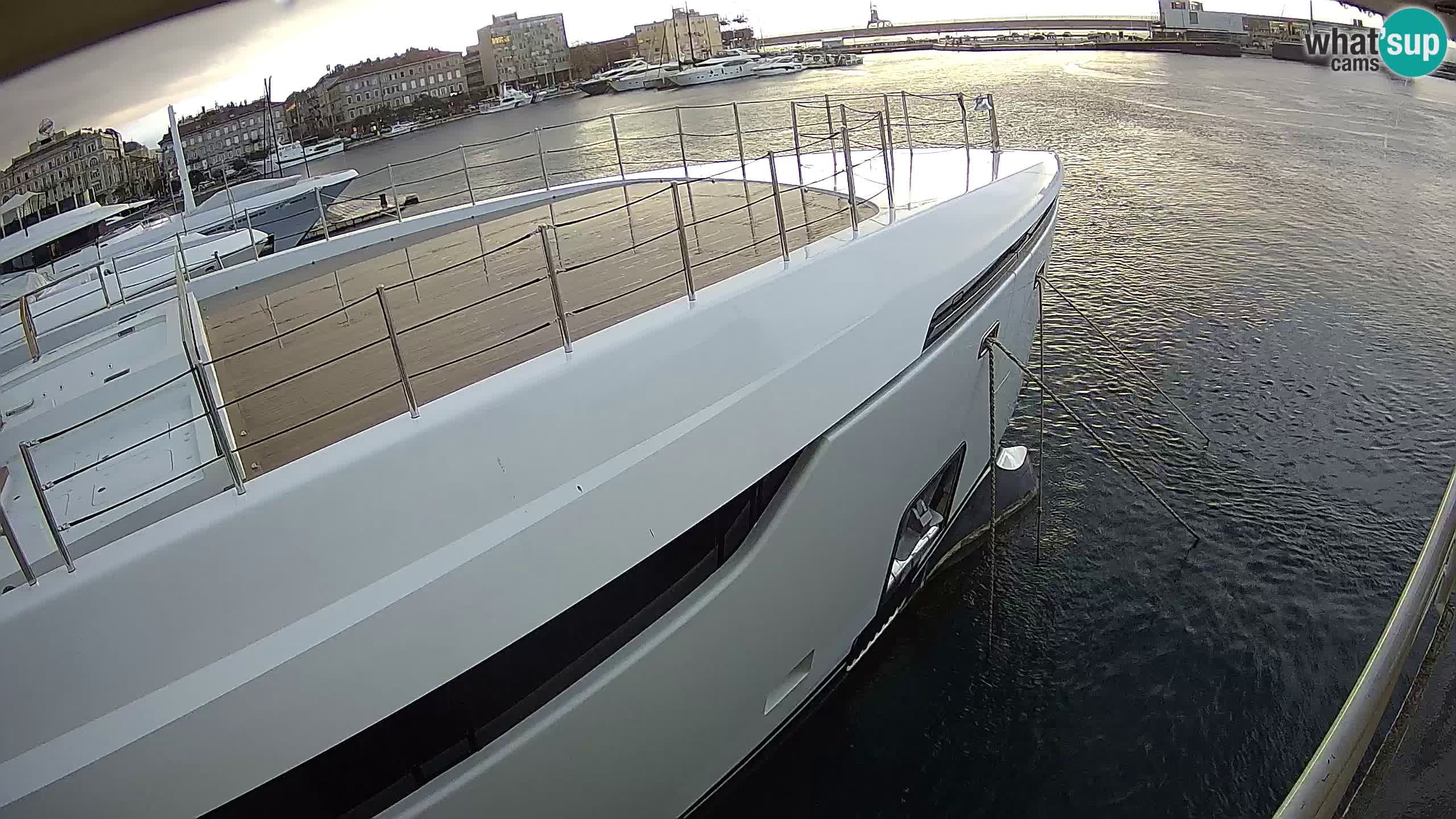 Reka – Botel Marina spletna kamera