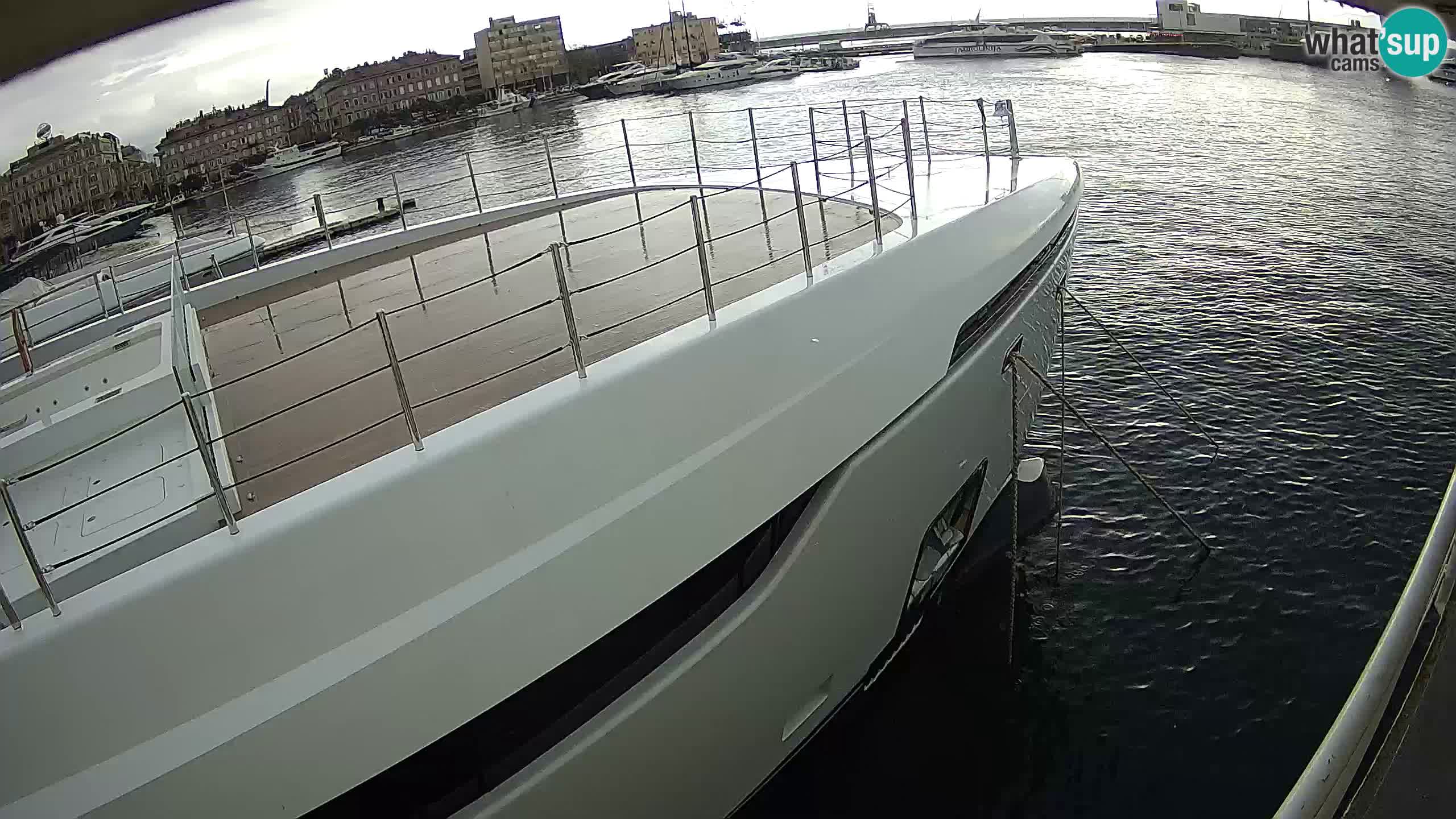 Reka – Botel Marina spletna kamera