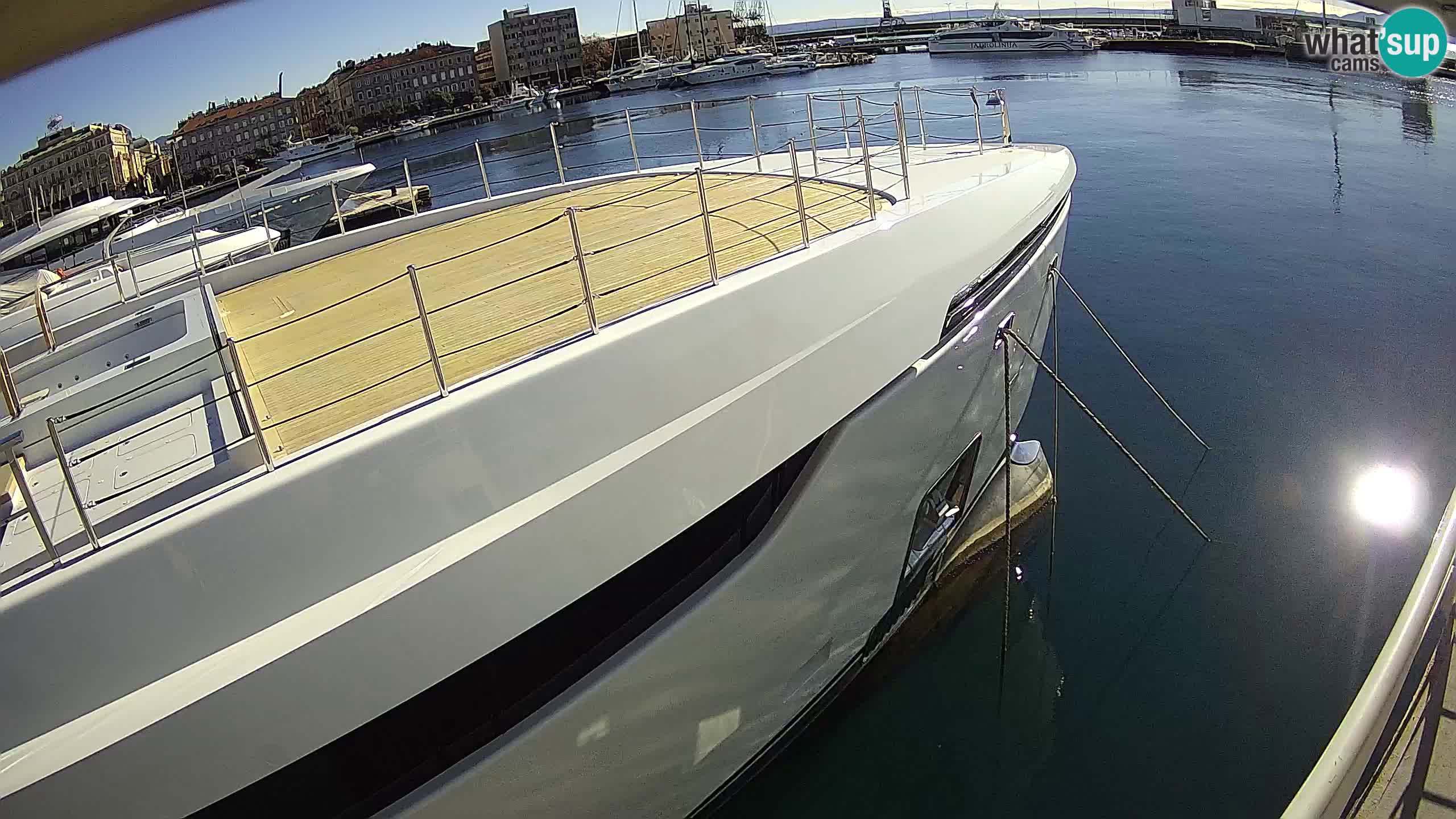 Reka – Botel Marina spletna kamera