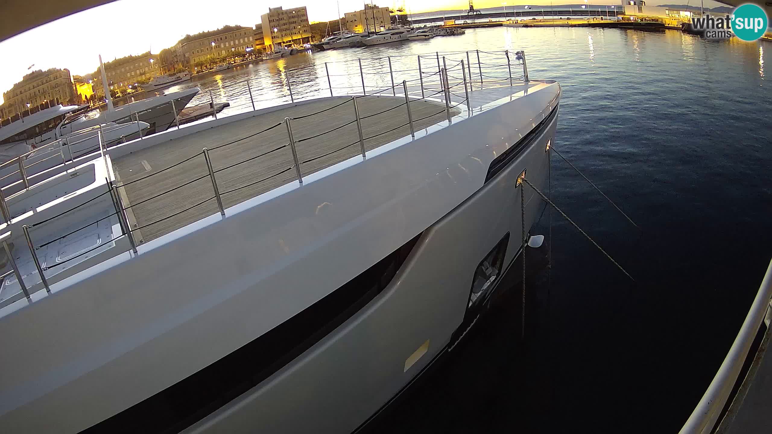 Reka – Botel Marina spletna kamera