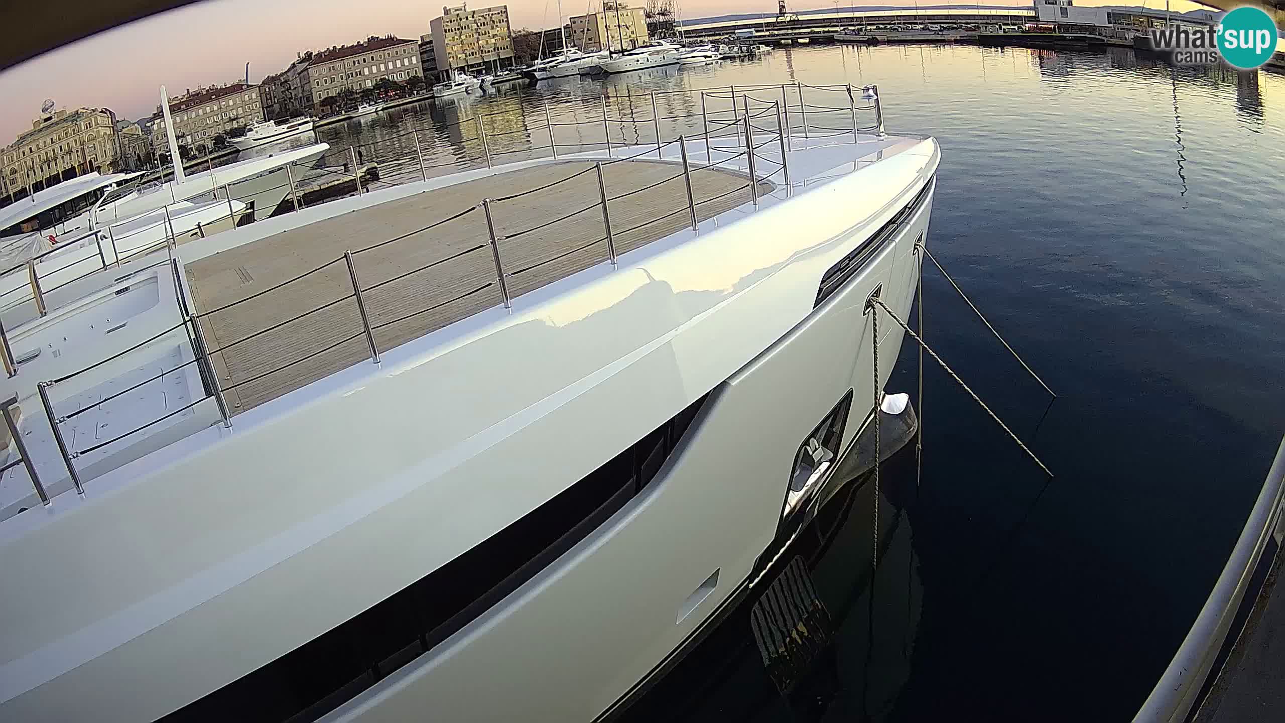 Reka – Botel Marina spletna kamera