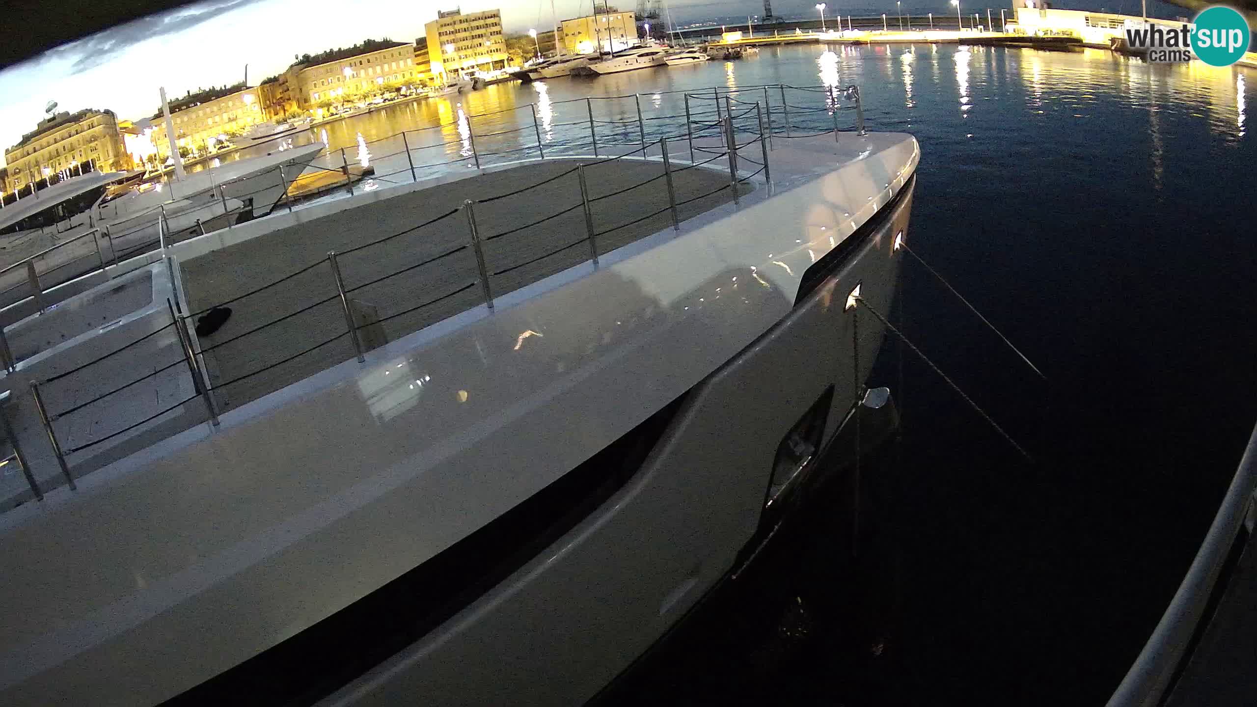 Reka – Botel Marina spletna kamera