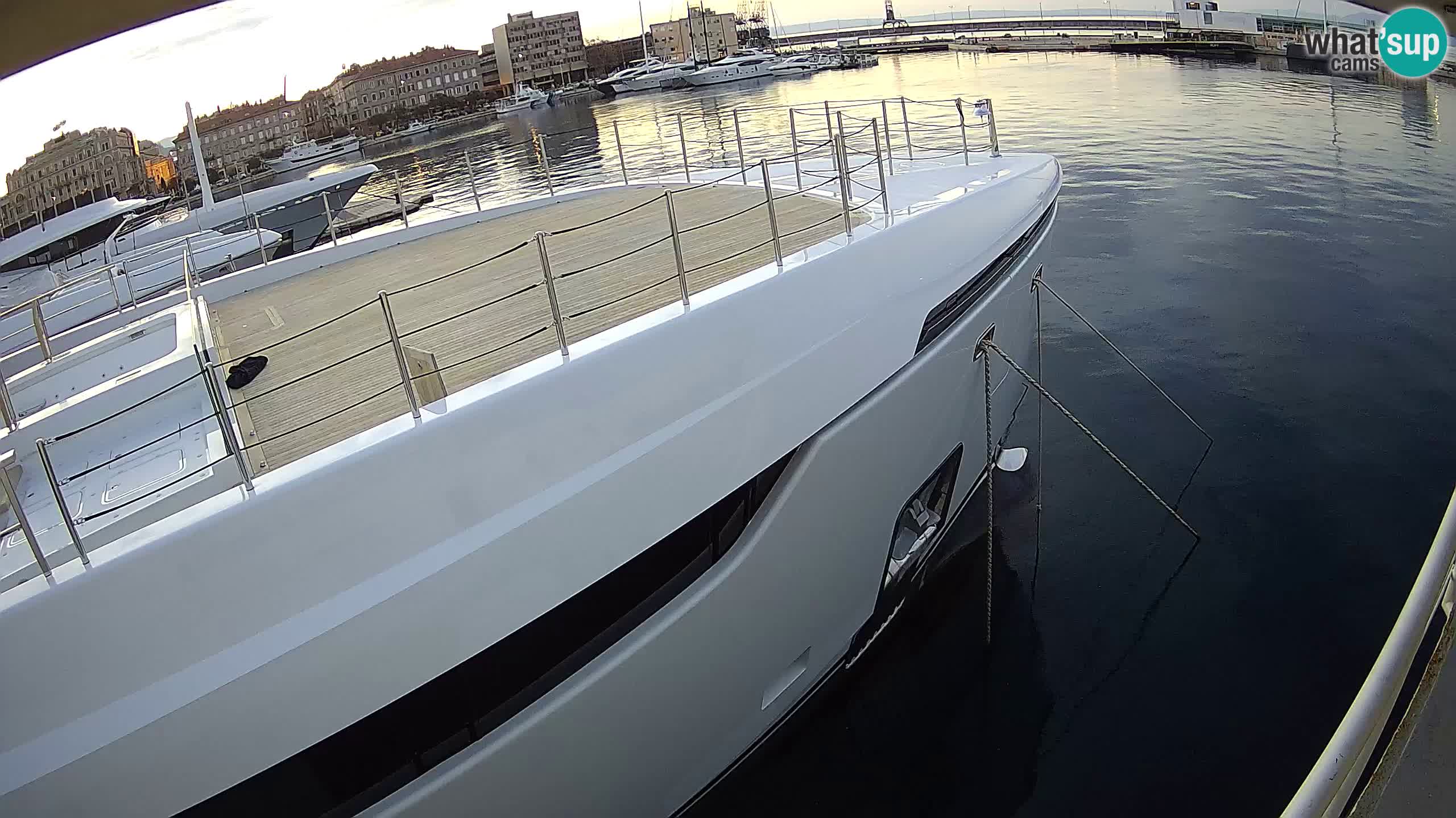 Reka – Botel Marina spletna kamera