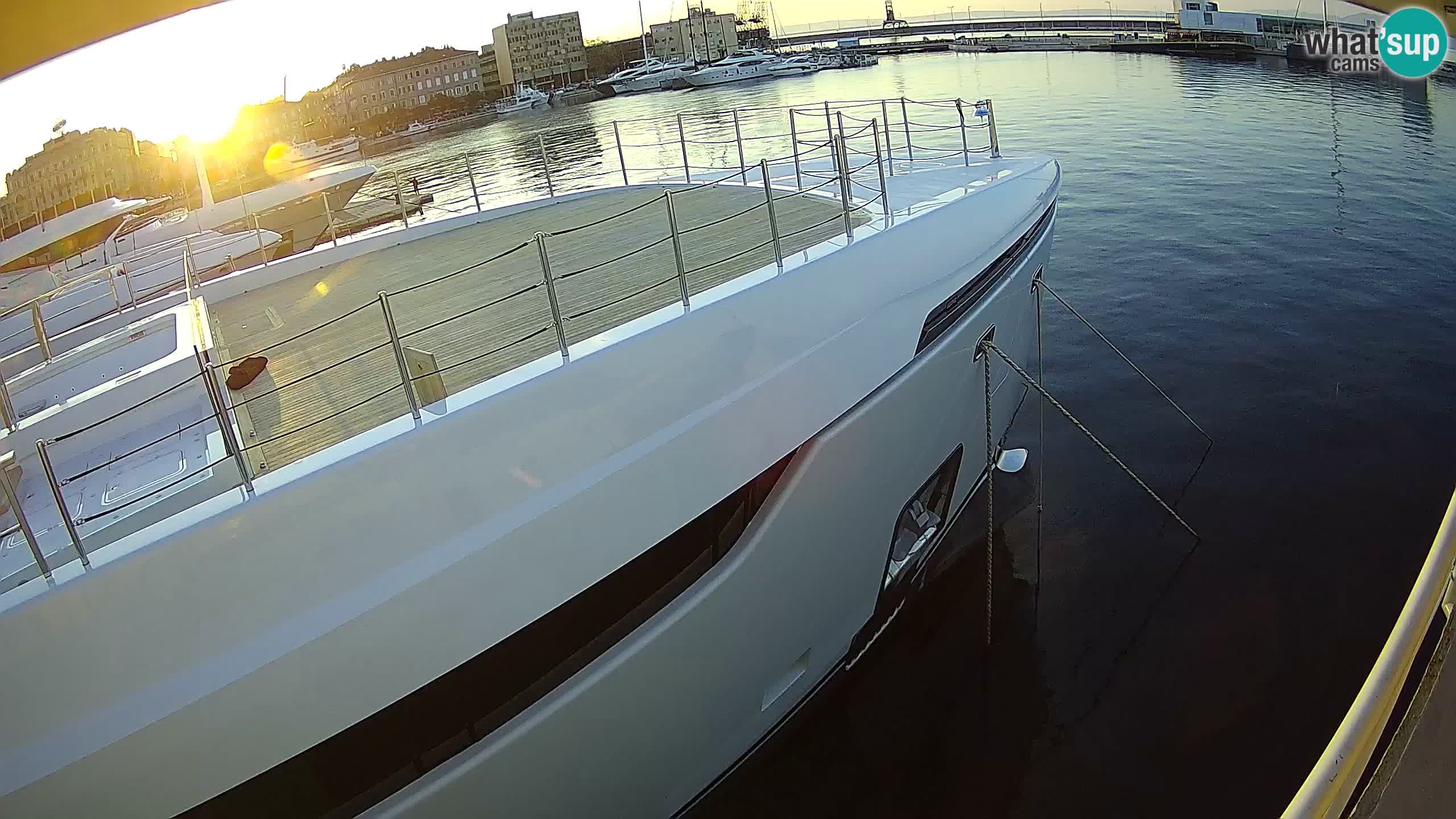 Reka – Botel Marina spletna kamera