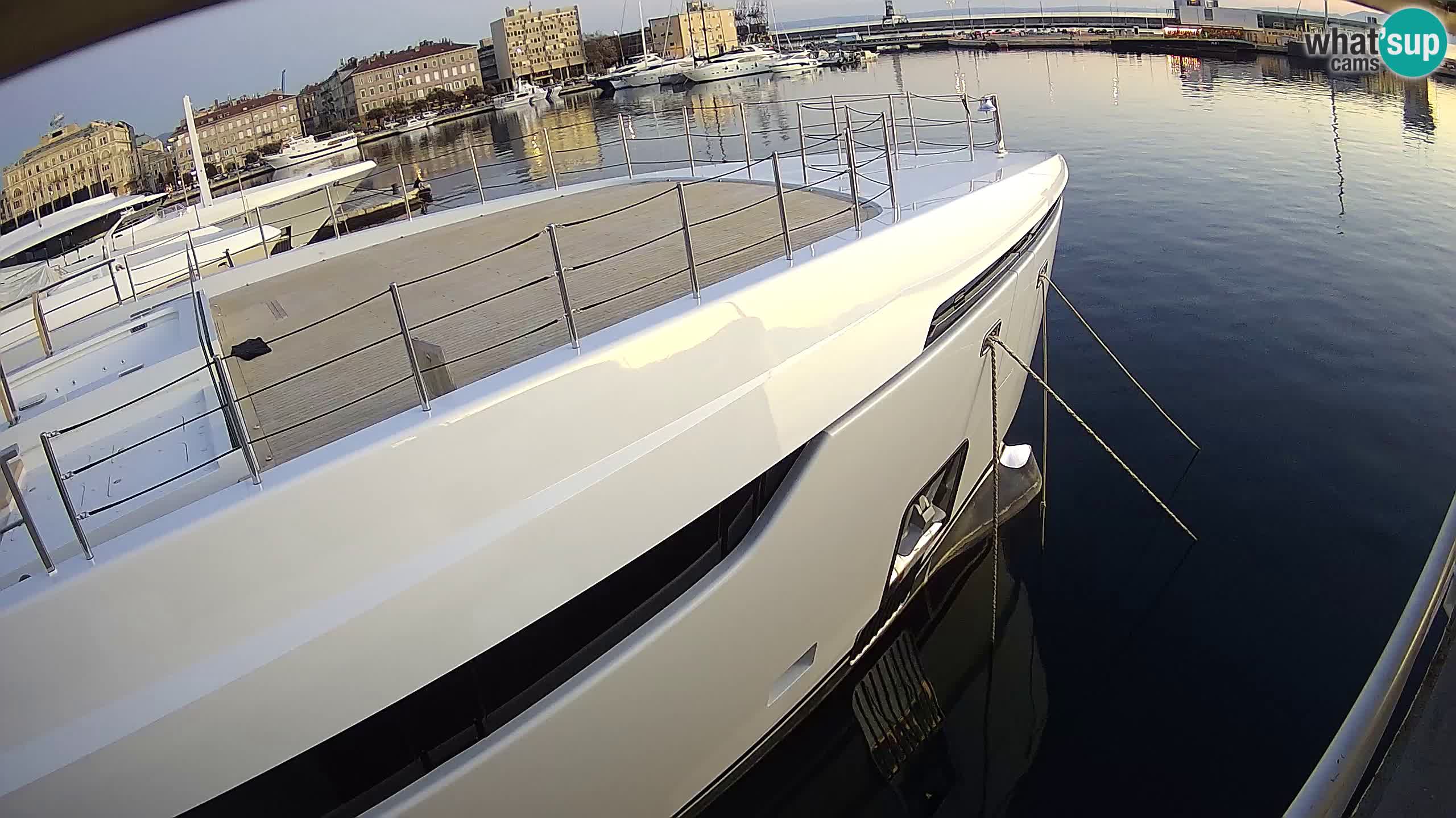 Reka – Botel Marina spletna kamera