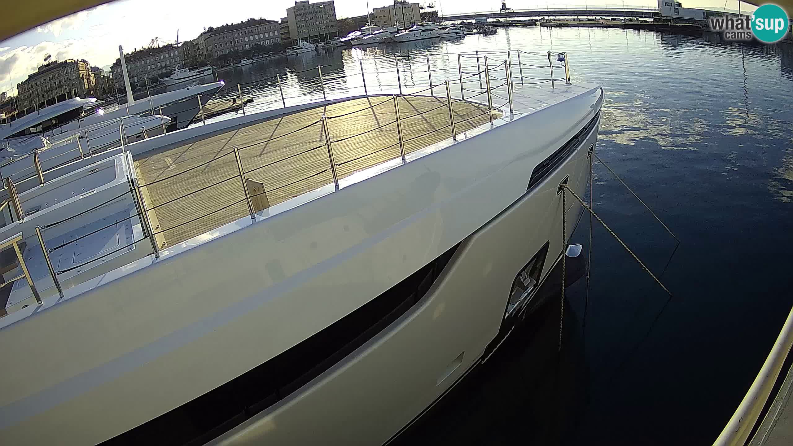 Reka – Botel Marina spletna kamera