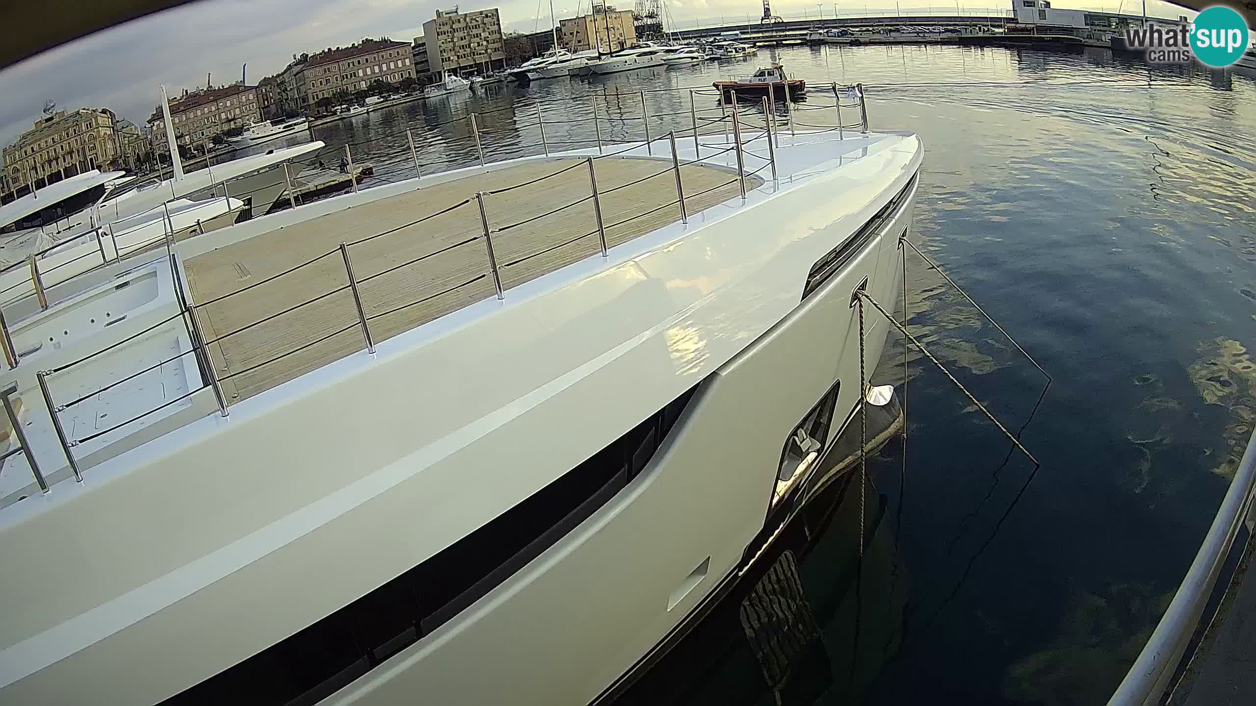 Reka – Botel Marina spletna kamera