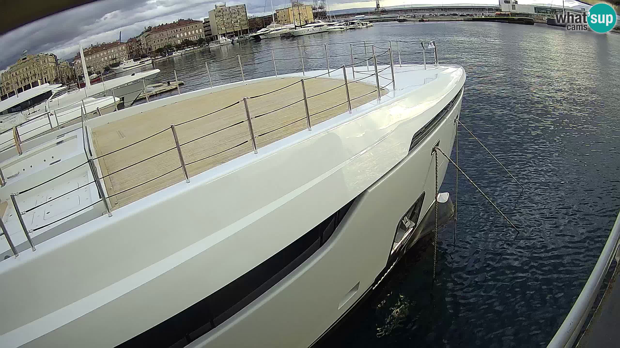 Reka – Botel Marina spletna kamera