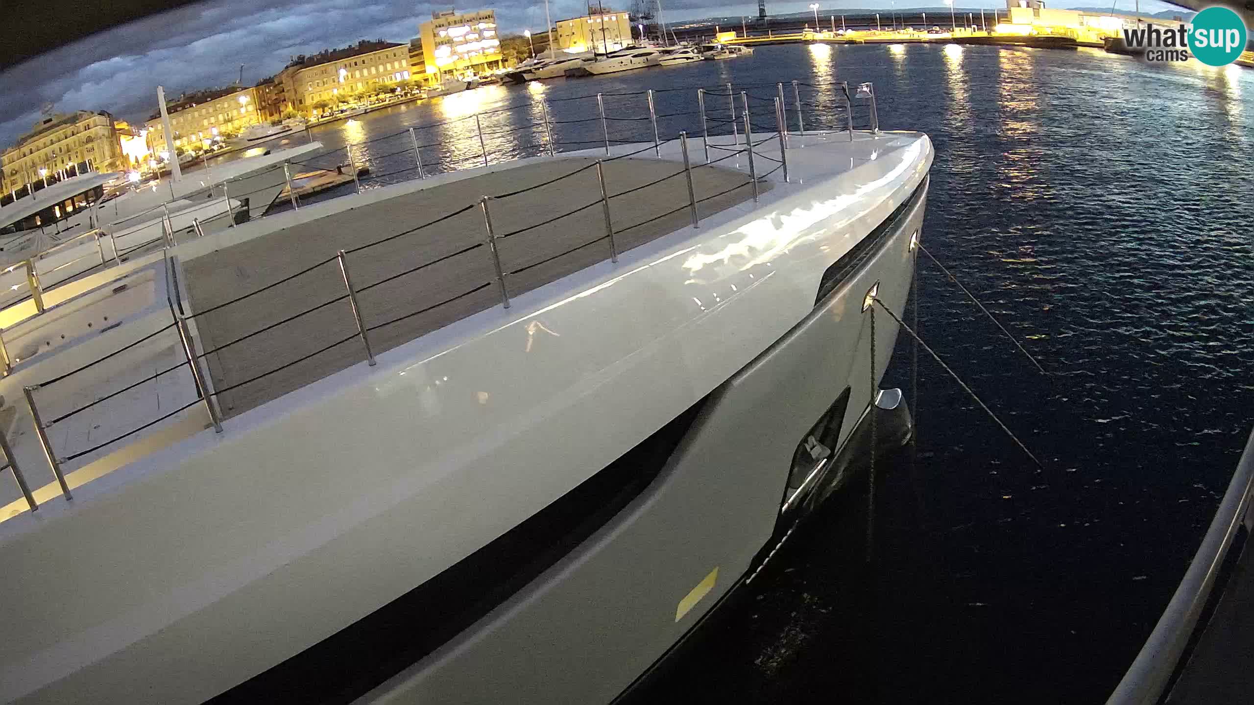 Reka – Botel Marina spletna kamera