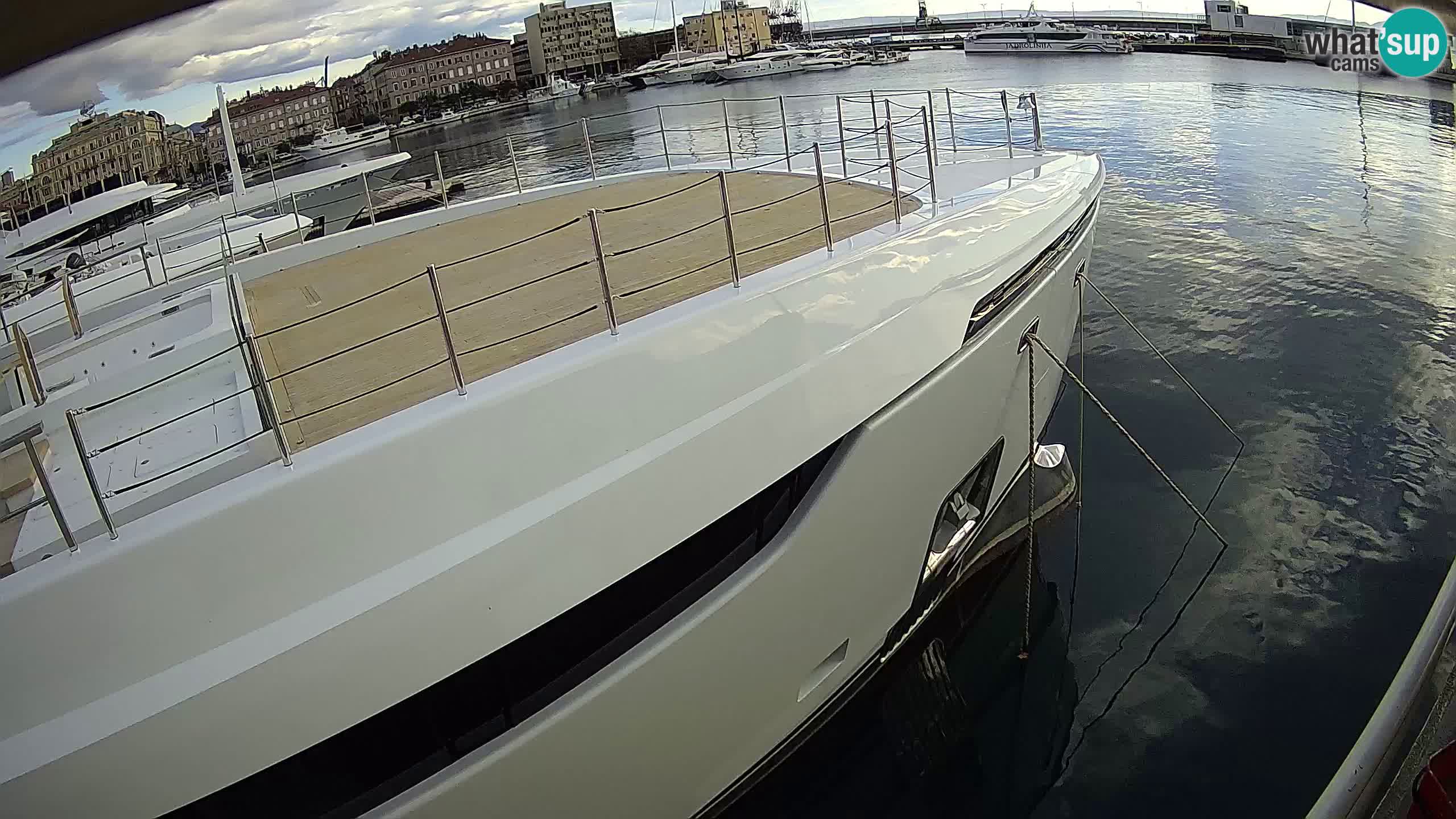 Reka – Botel Marina spletna kamera