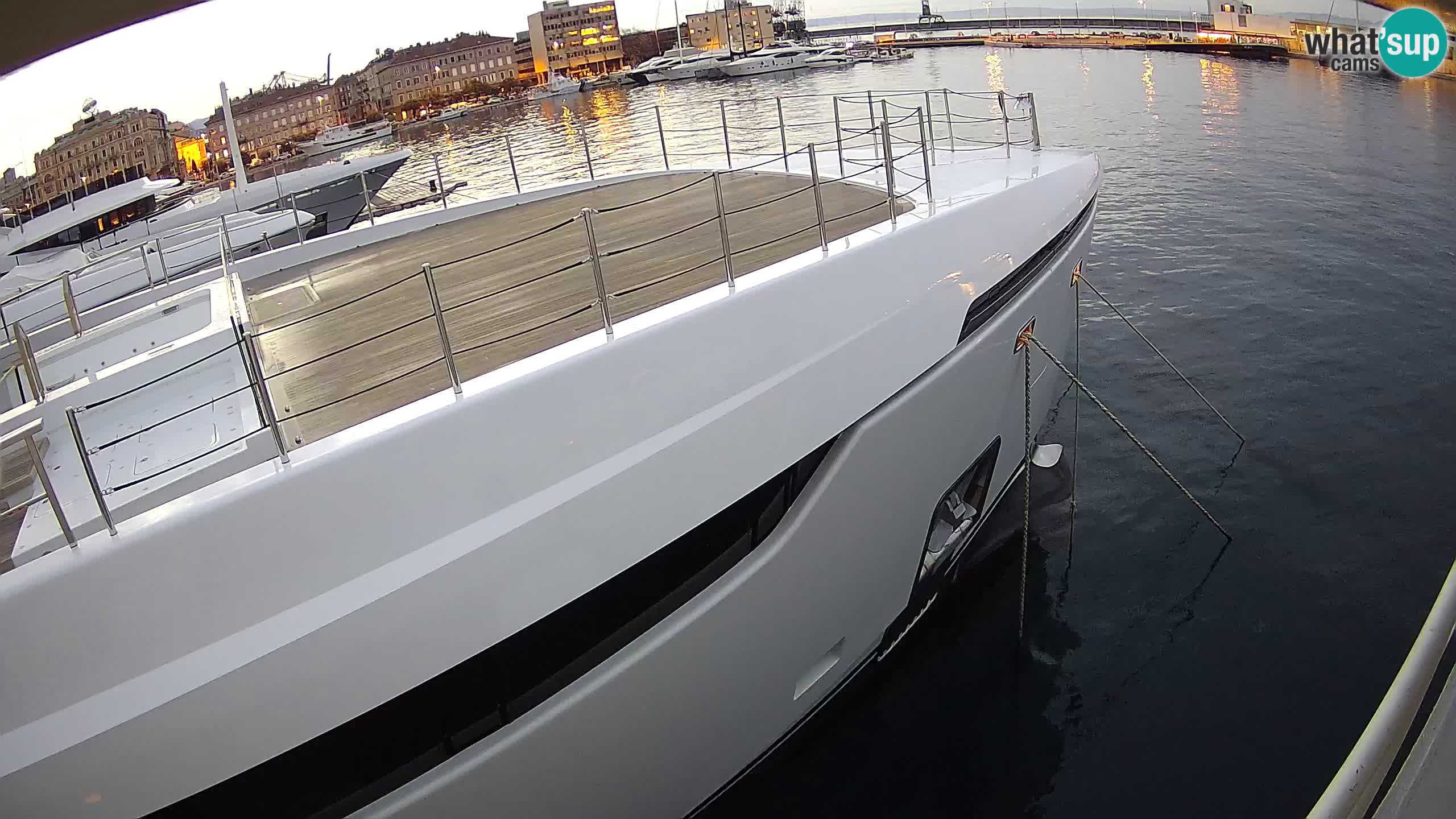 Reka – Botel Marina spletna kamera