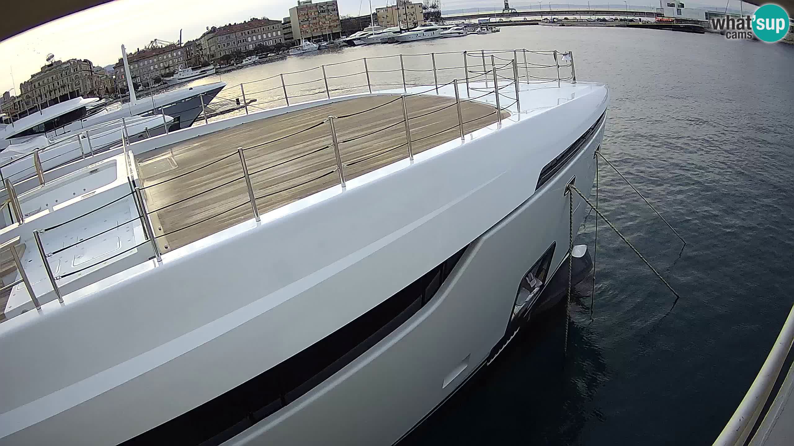 Reka – Botel Marina spletna kamera