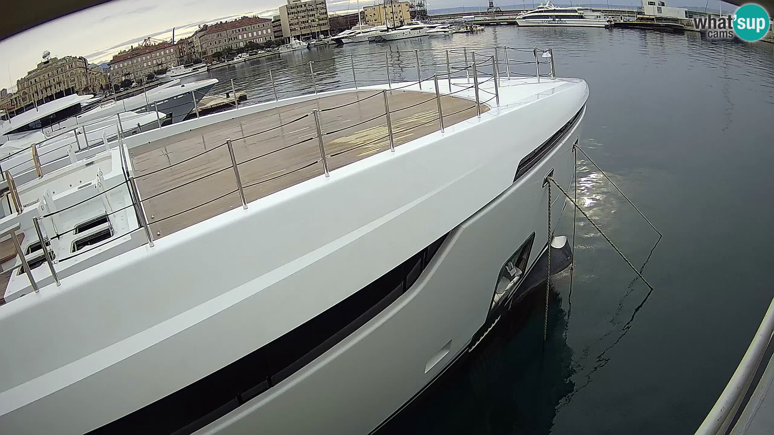 Reka – Botel Marina spletna kamera