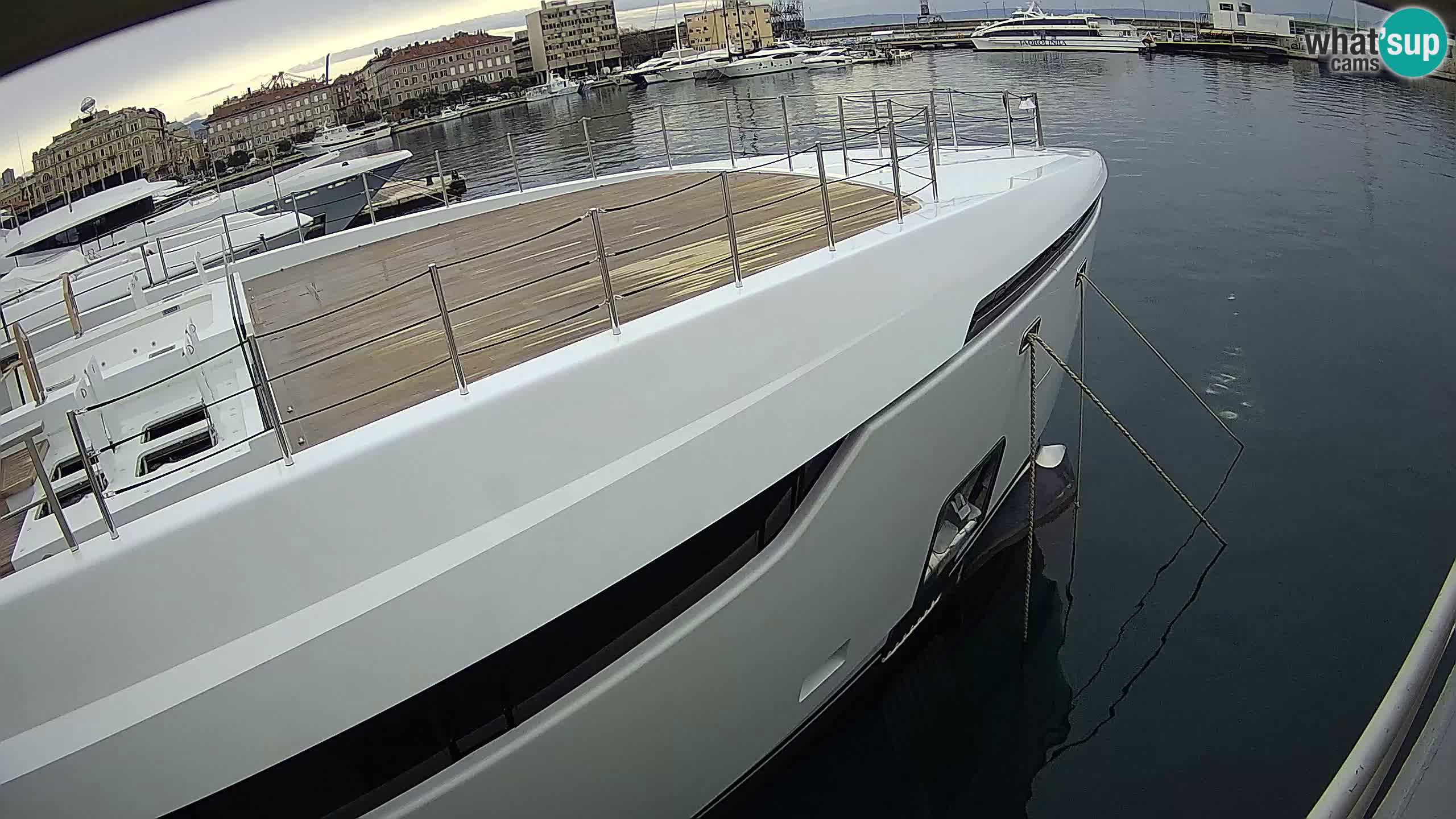 Reka – Botel Marina spletna kamera