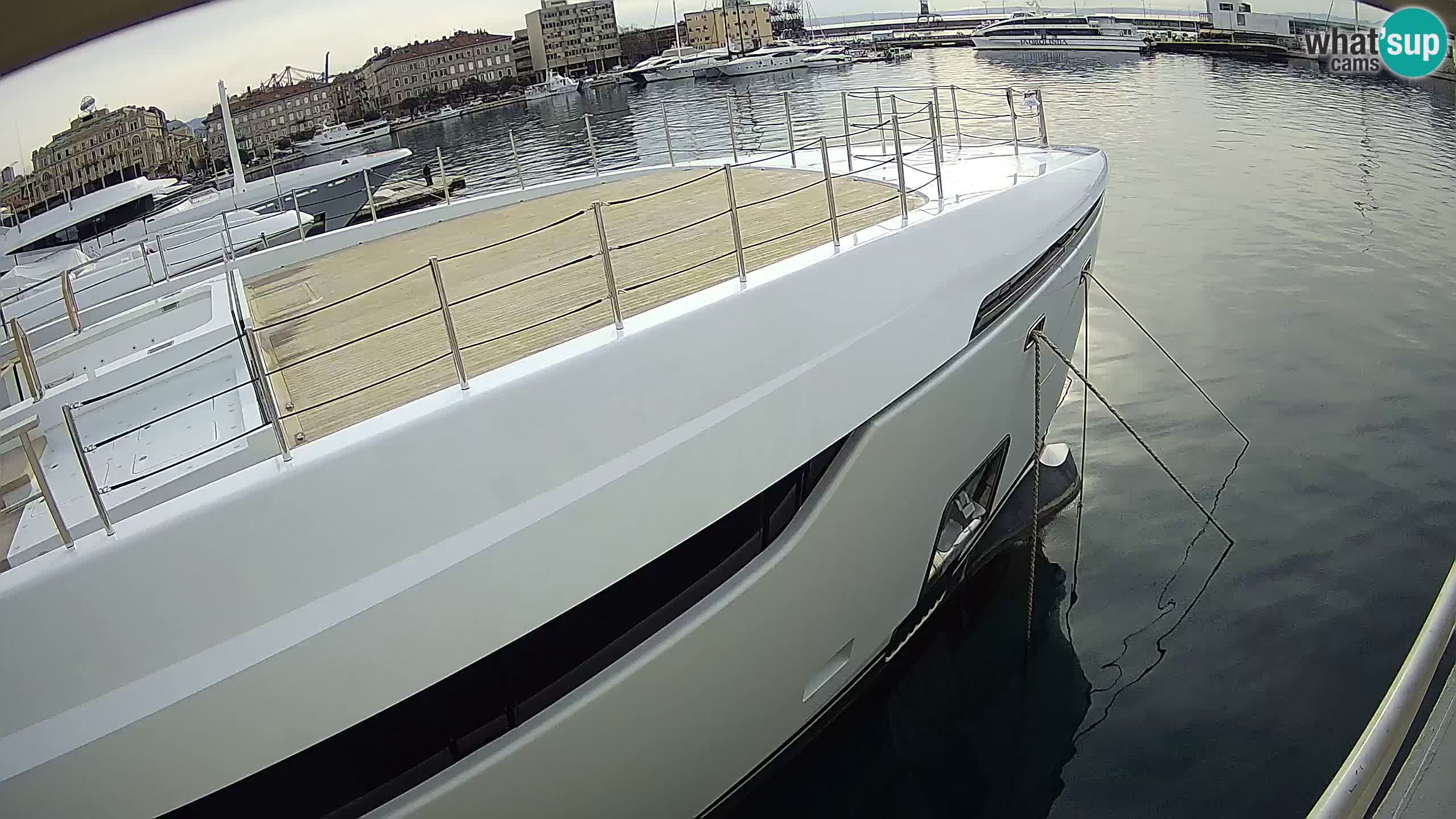 Reka – Botel Marina spletna kamera