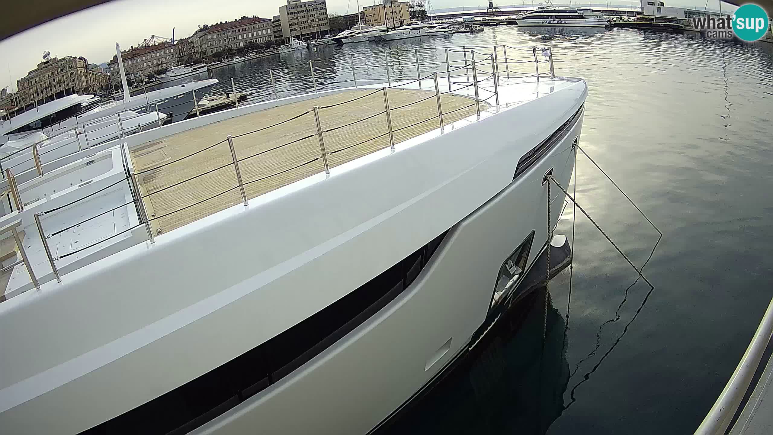 Reka – Botel Marina spletna kamera