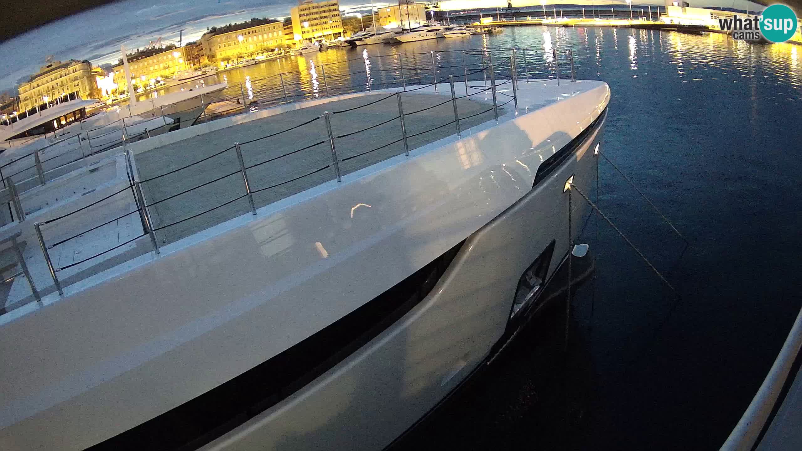 Botel Marina cámara web en vivo Rijeka