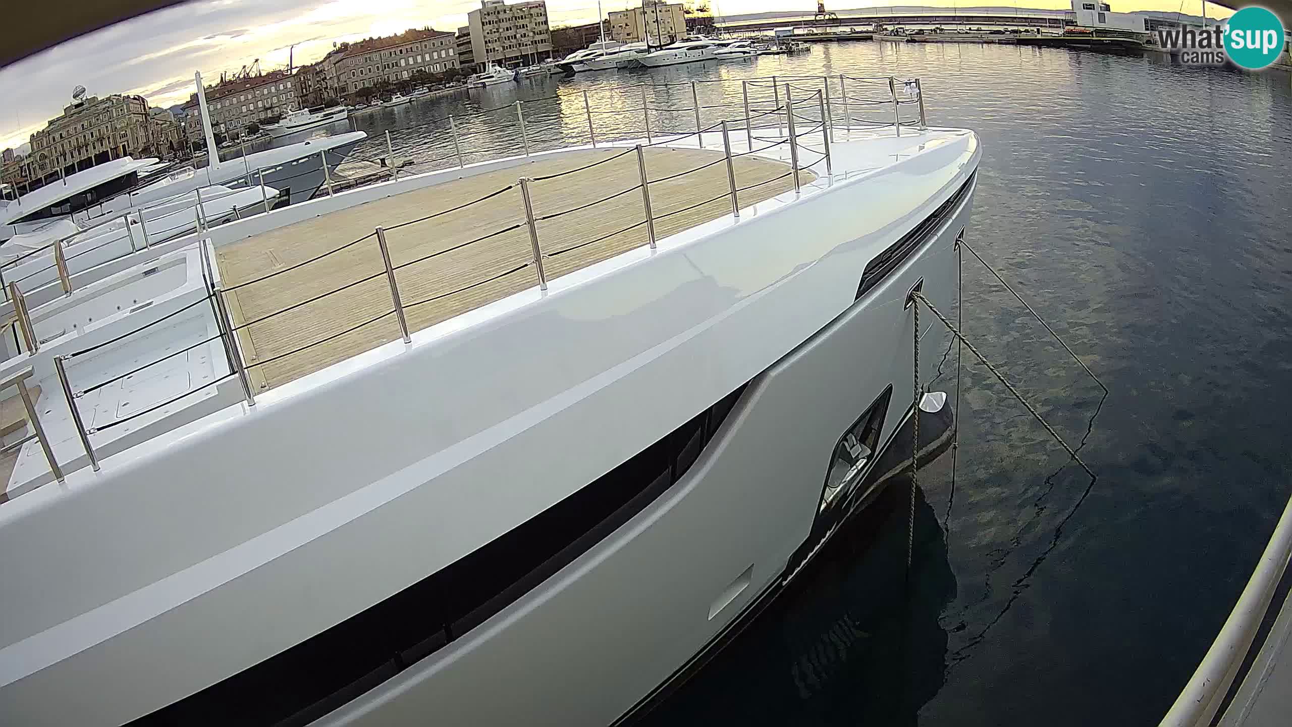 Reka – Botel Marina spletna kamera