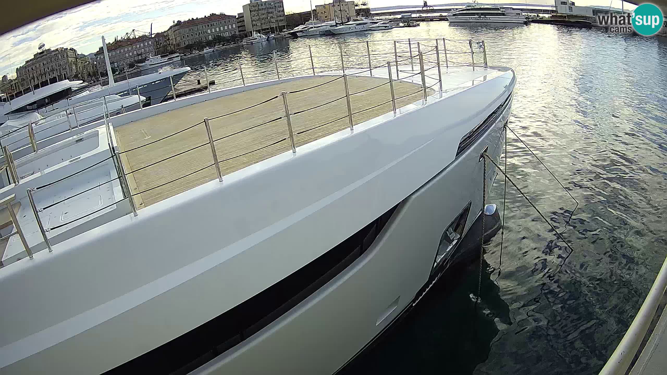 Reka – Botel Marina spletna kamera