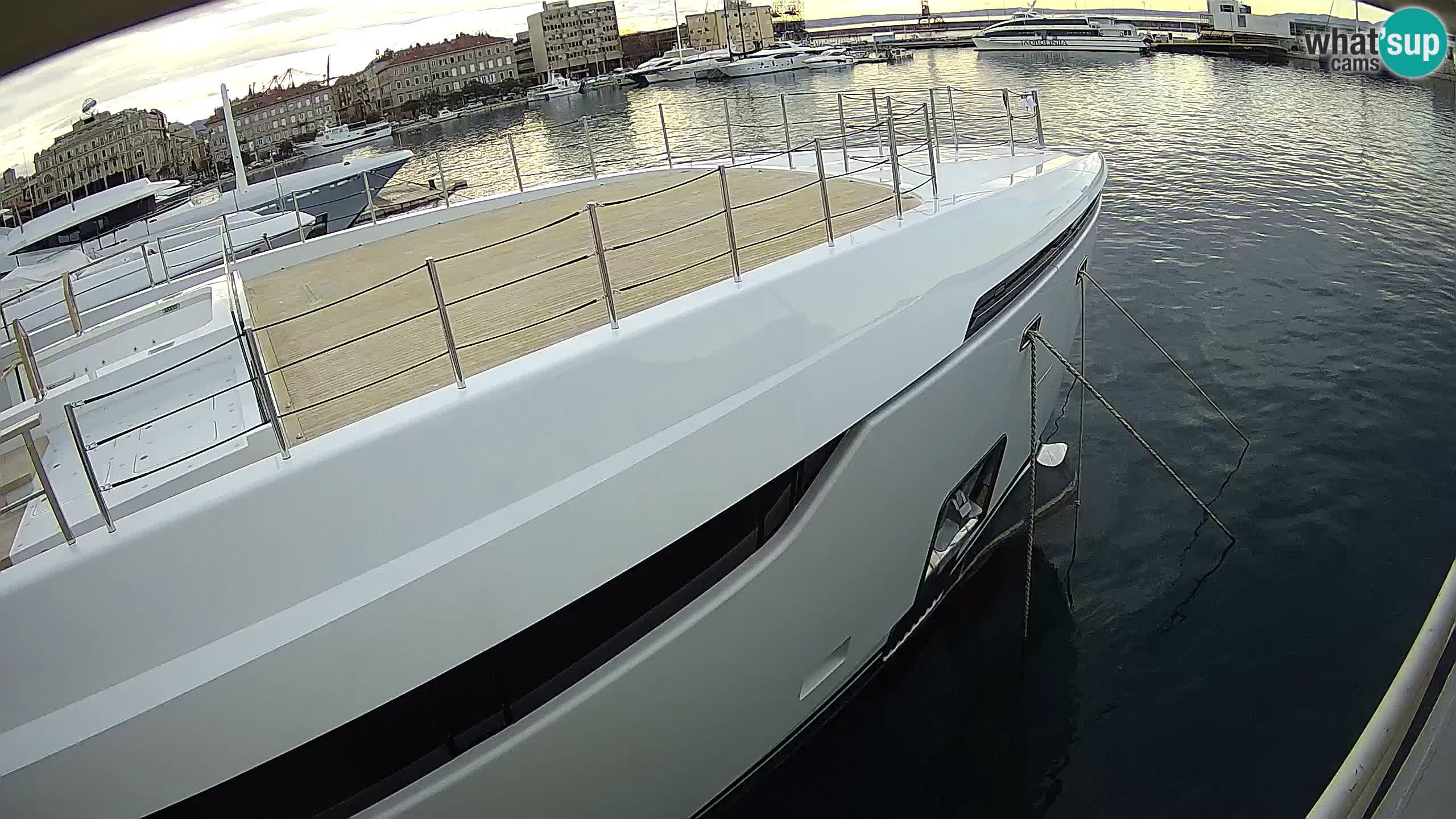 Reka – Botel Marina spletna kamera