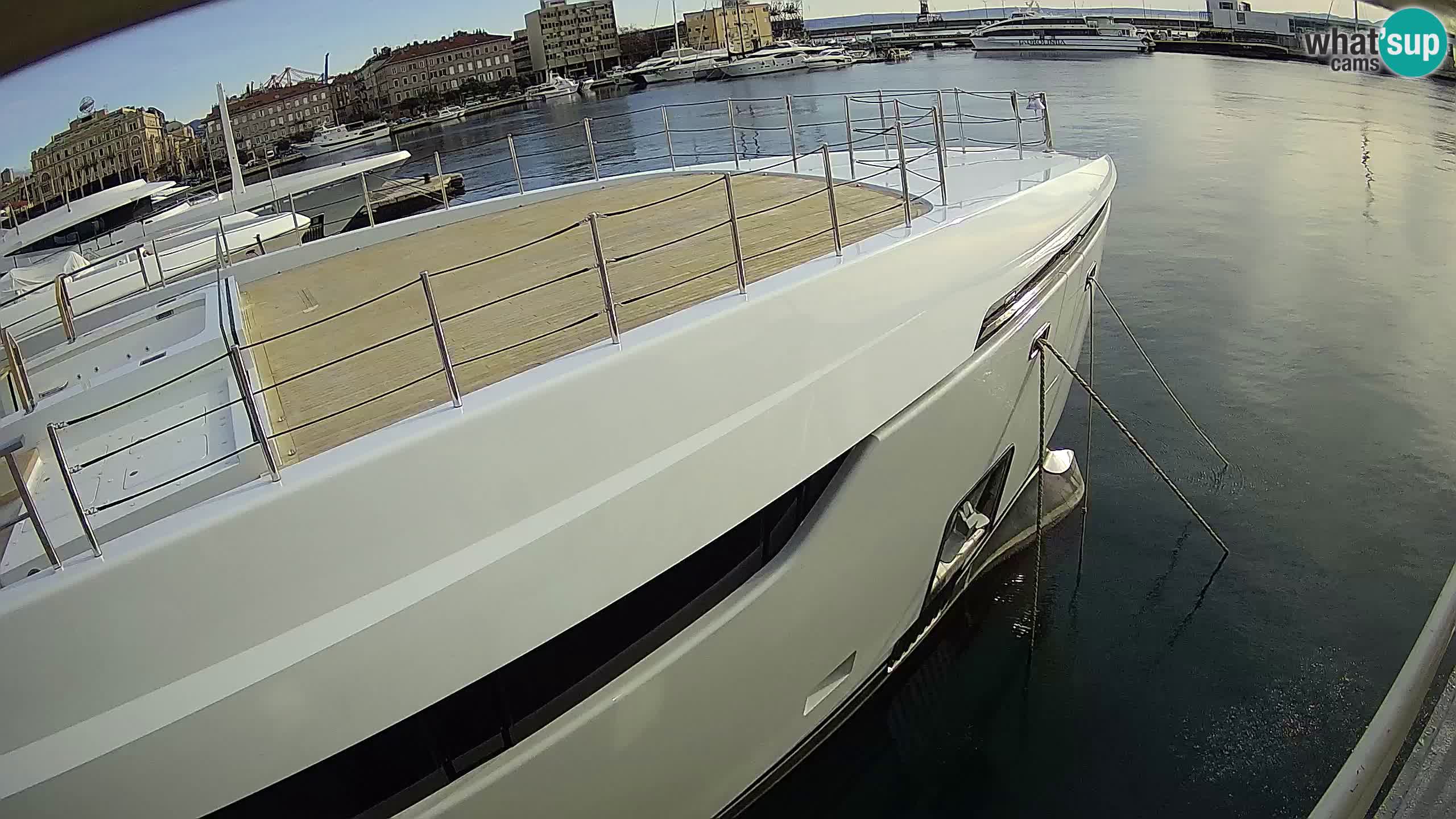 Reka – Botel Marina spletna kamera