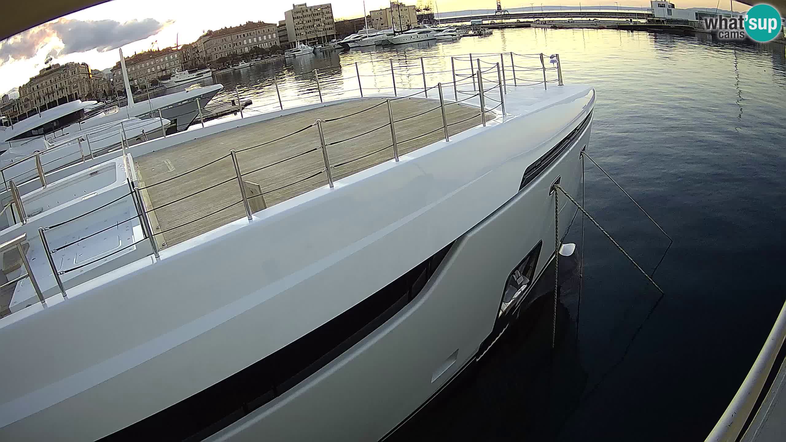 Botel Marina cámara web en vivo Rijeka