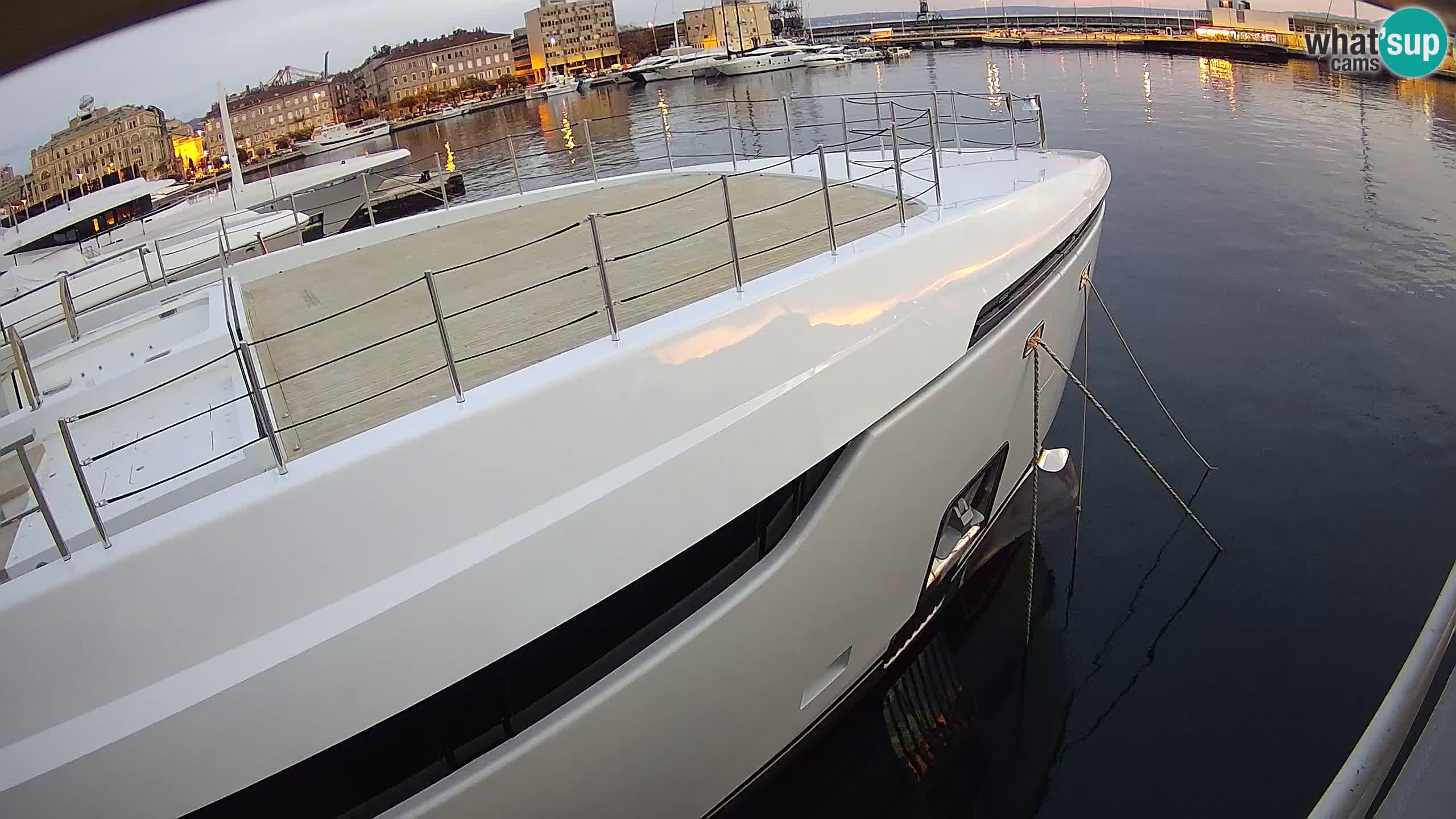 Botel Marina cámara web en vivo Rijeka