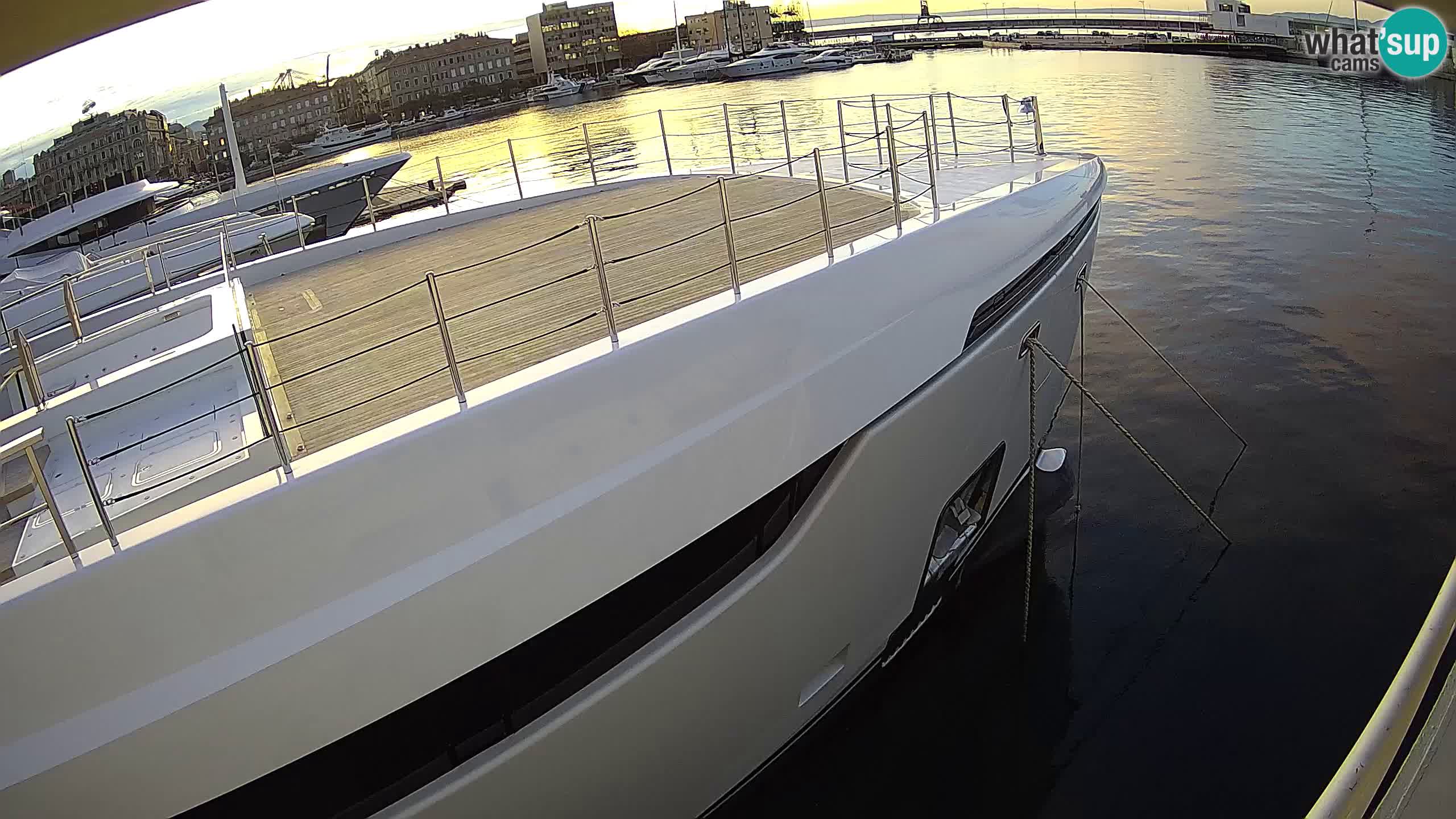 Botel Marina cámara web en vivo Rijeka